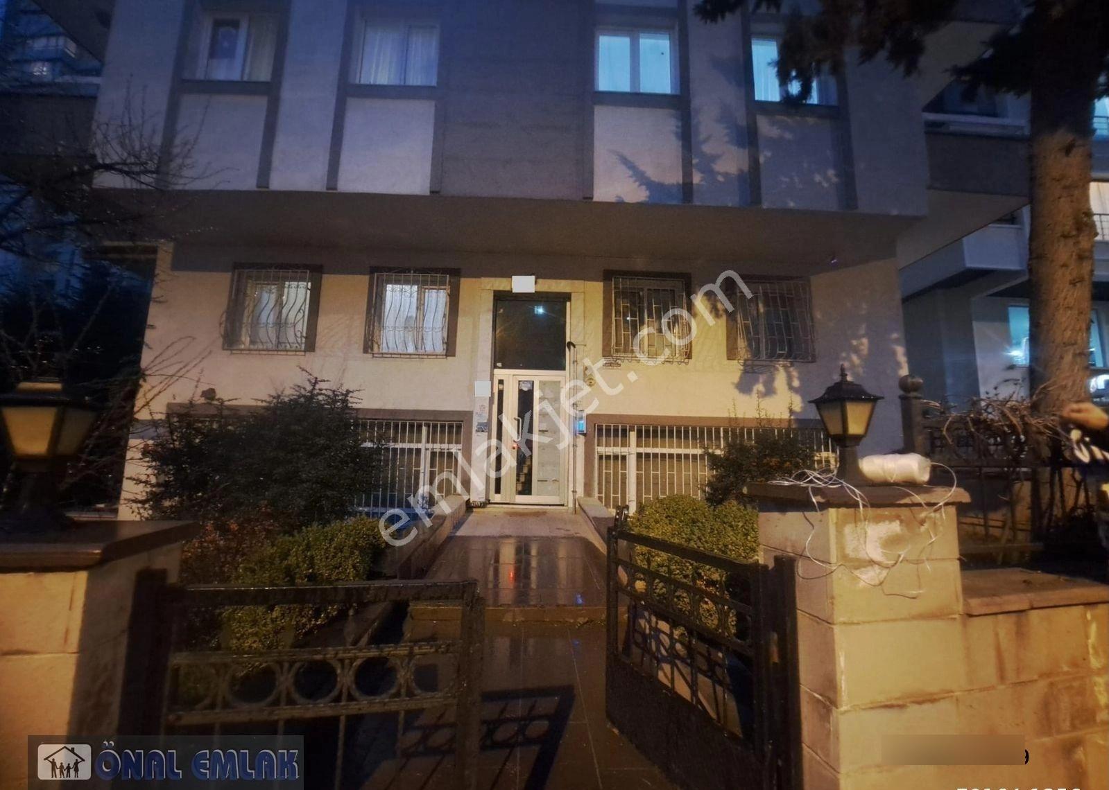Önaldan Ankara Çankaya Dikmen Hürriyet Caddesi Üzeri Y. Giriş 2+1 Eşyalı - Görsel 19