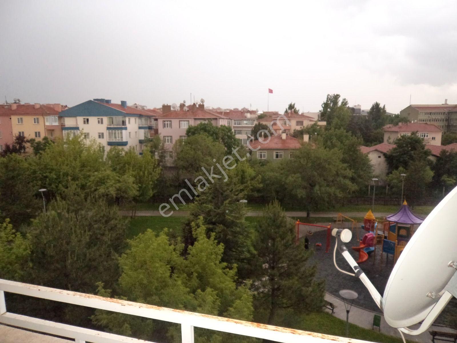 Önaldan Ankara Gölbaşı Bahçelievler Mah. 3+1 Üst Kat Park Manzaralı - Görsel 26