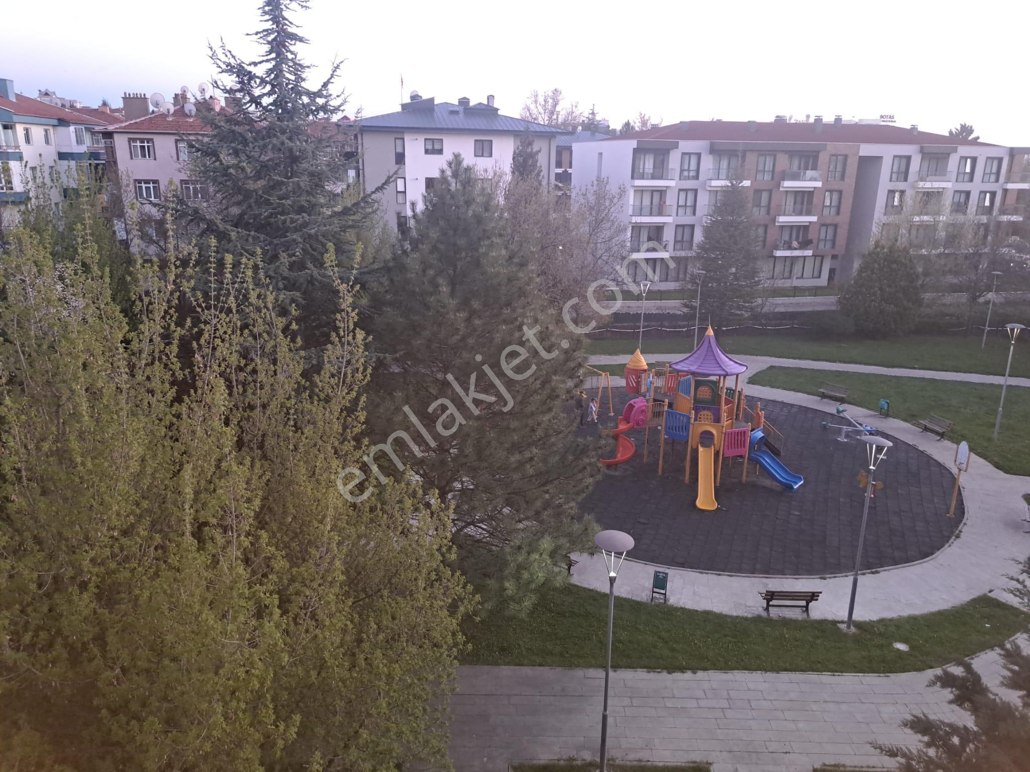 Önaldan Ankara Gölbaşı Bahçelievler Mah. 3+1 Üst Kat Park Manzaralı - Görsel 28