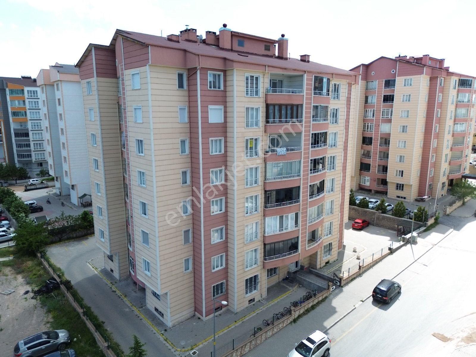 Cevherdudayev Mah.de 170 M² Satılık 3+1 Geniş Daire