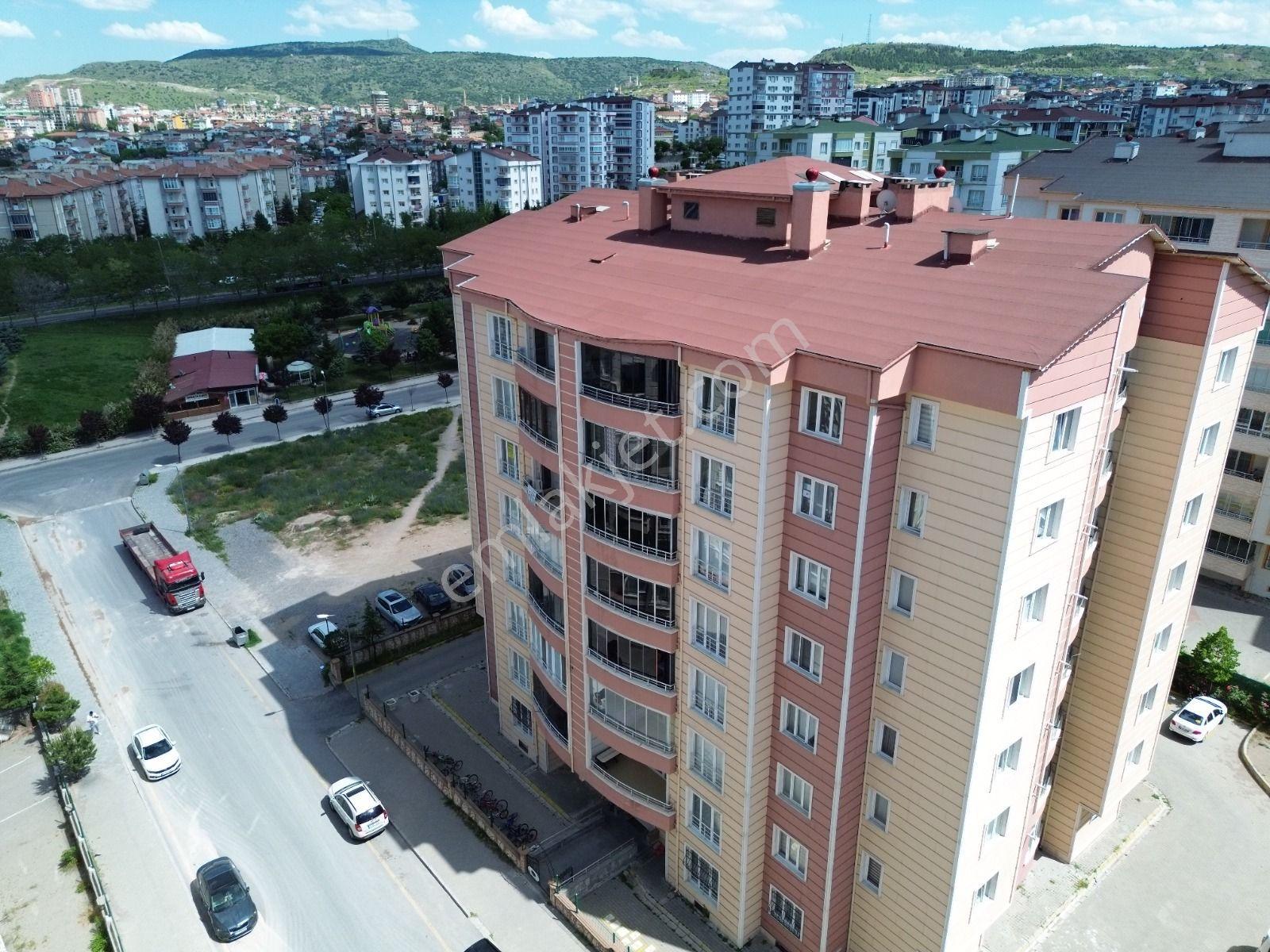 Cevherdudayev Mah.de 170 M² Satılık 3+1 Geniş Daire - Görsel 12