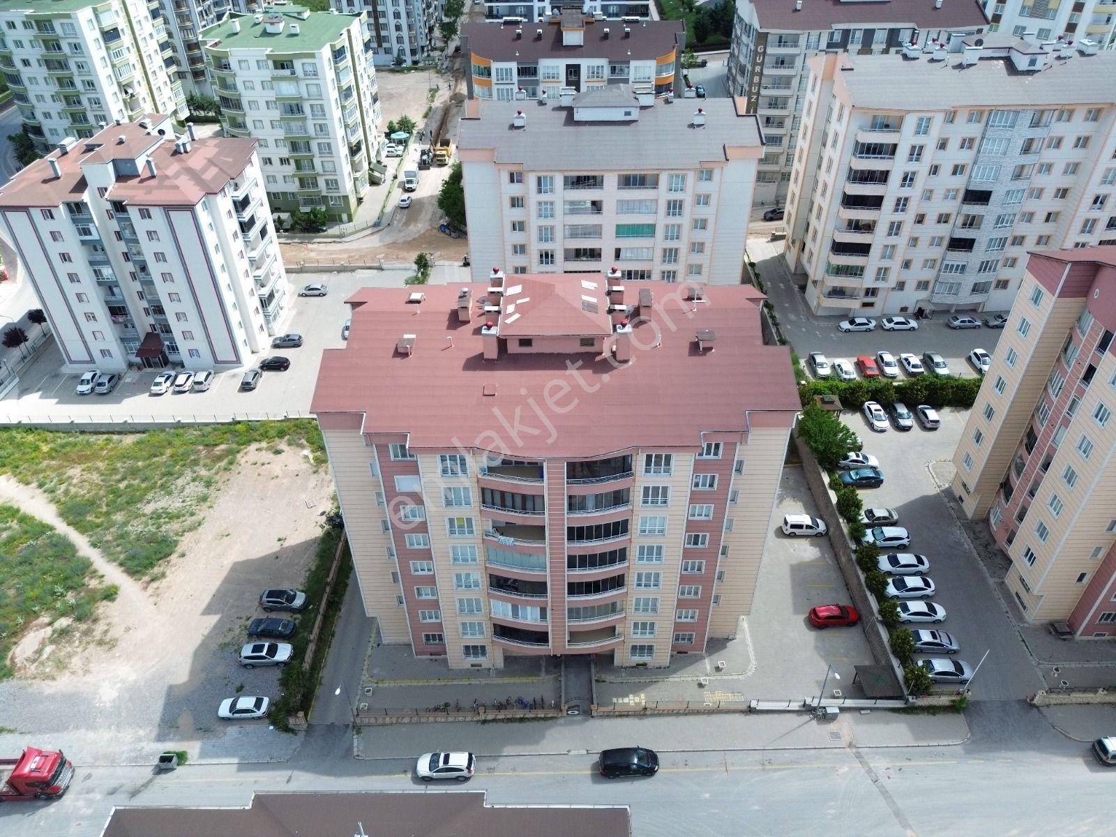 Cevherdudayev Mah.de 170 M² Satılık 3+1 Geniş Daire - Görsel 13