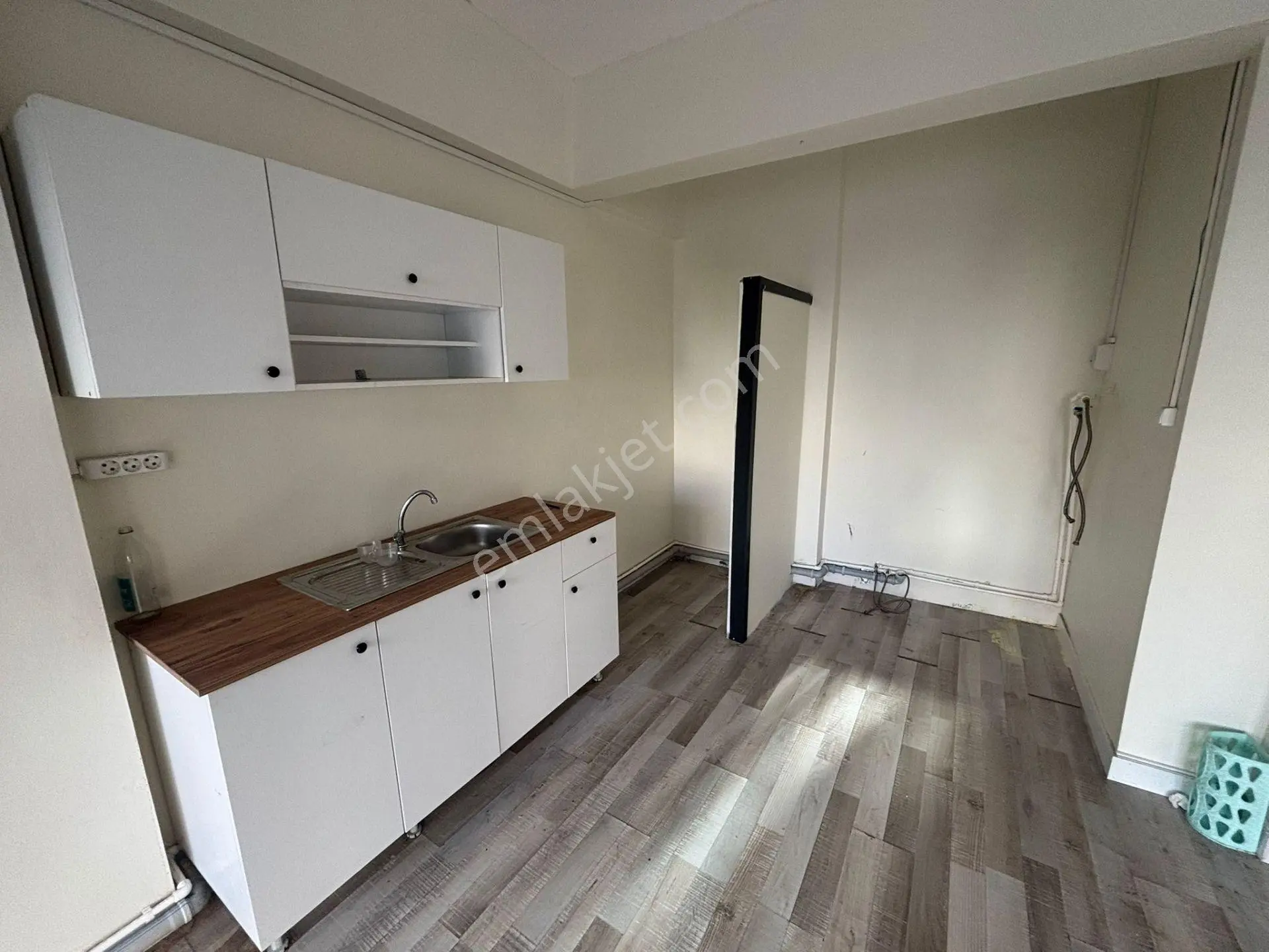 Kaçmaz'dan Küçükyalı Minibüse 1. Paralelde Marmaraya Komşu Dükka - Görsel 5