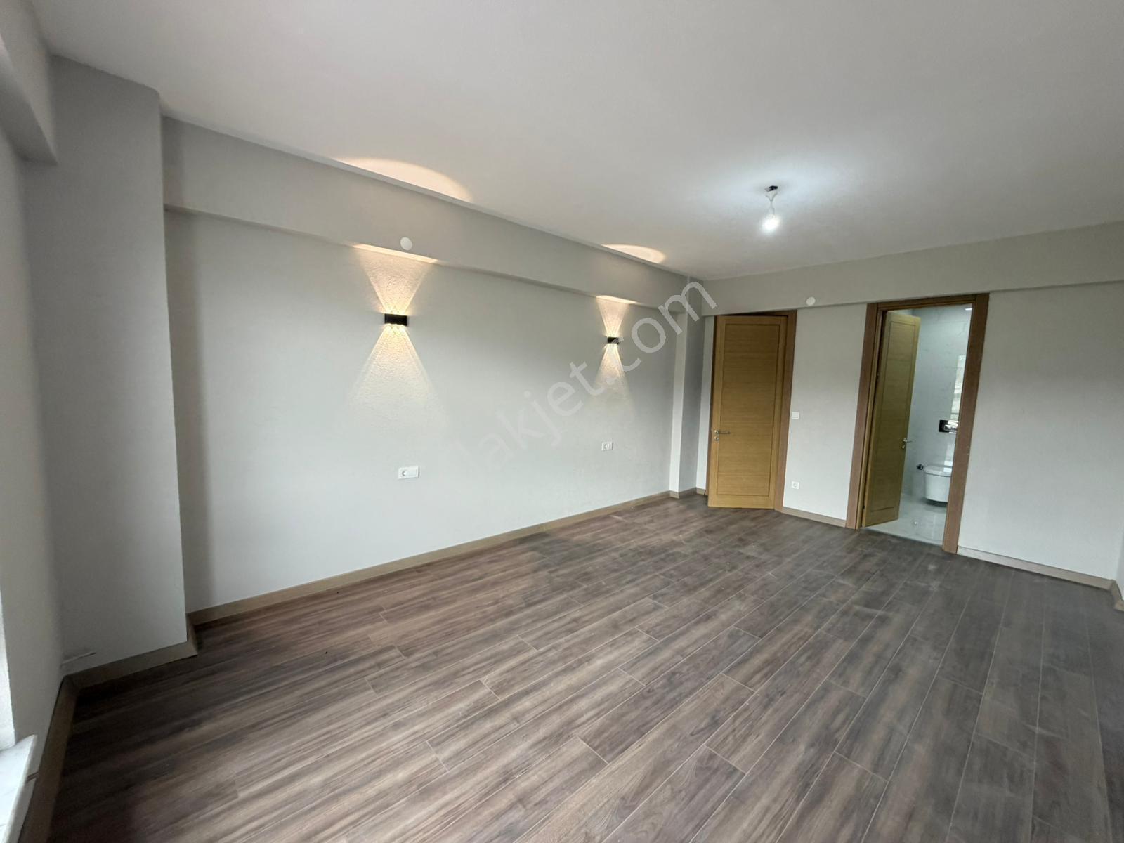 Bahçelievlerde 345 M² Arsa İçerisinde Sıfır Lüks Villa - Görsel 16