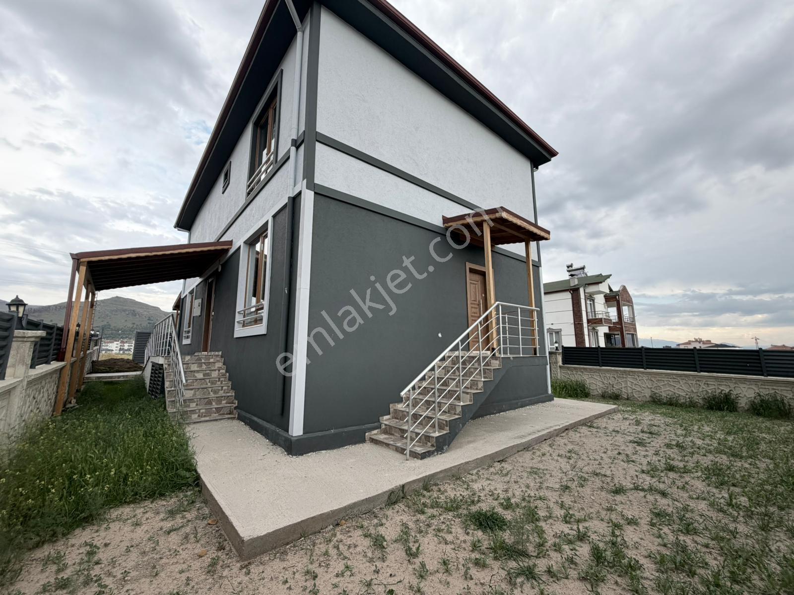 Bahçelievlerde 345 M² Arsa İçerisinde Sıfır Lüks Villa - Görsel 15
