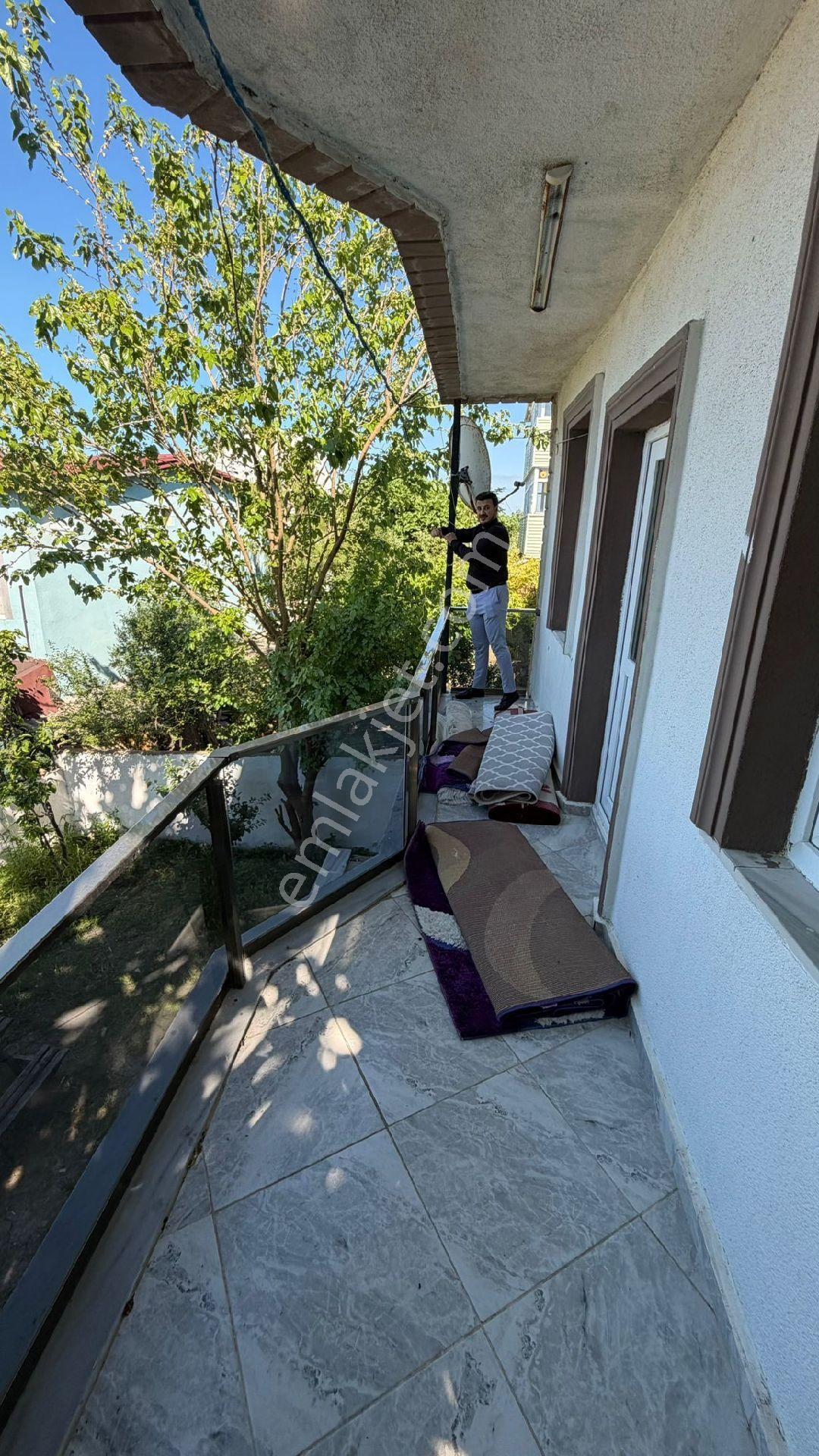 Arnavutköy Karaburun Sahilin Dibinde 3 Katlı Villa - Görsel 24