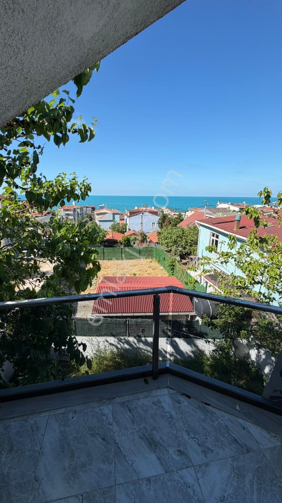Arnavutköy Karaburun Sahilin Dibinde 3 Katlı Villa