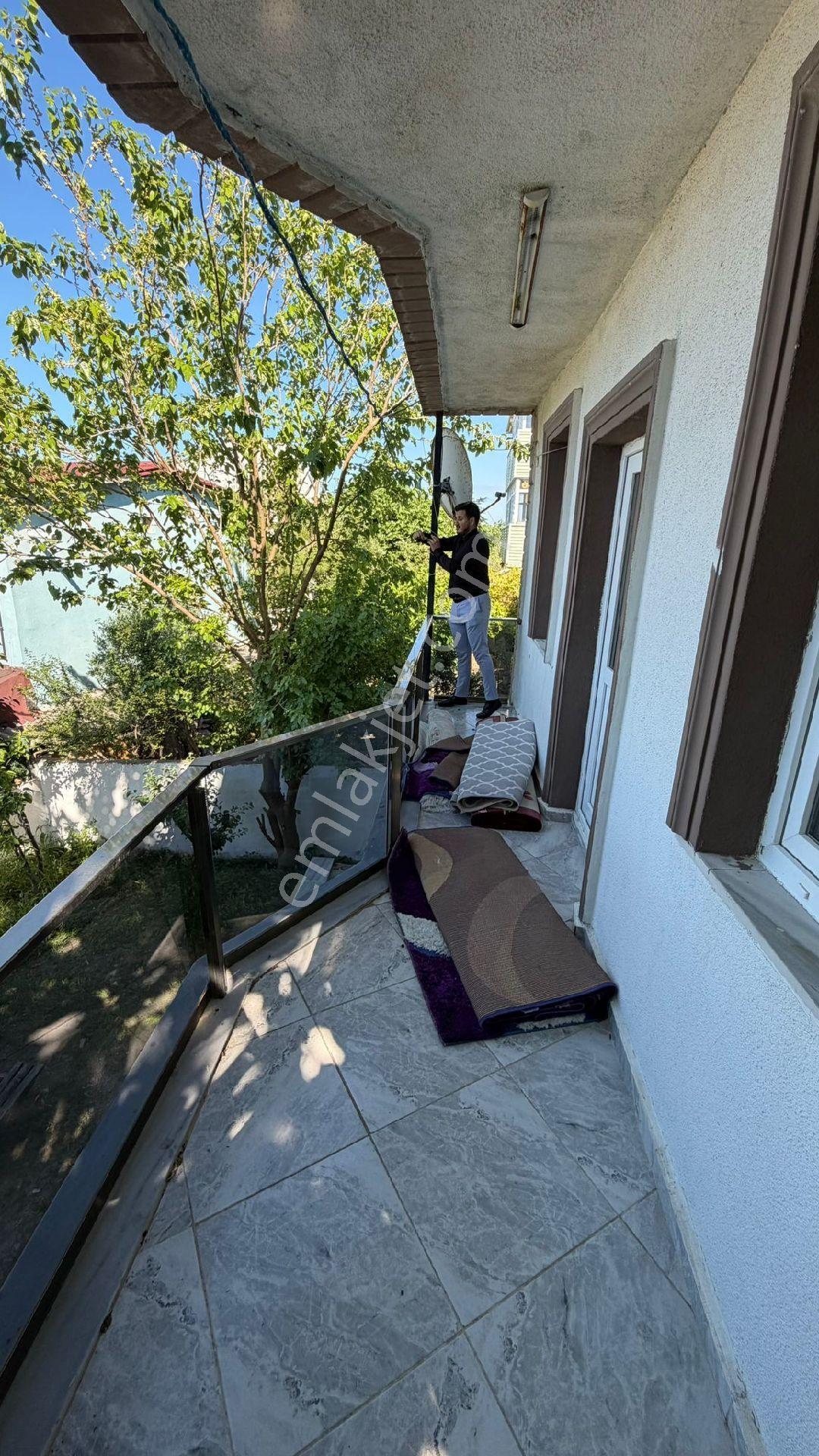 Arnavutköy Karaburun Sahilin Dibinde 3 Katlı Villa - Görsel 25