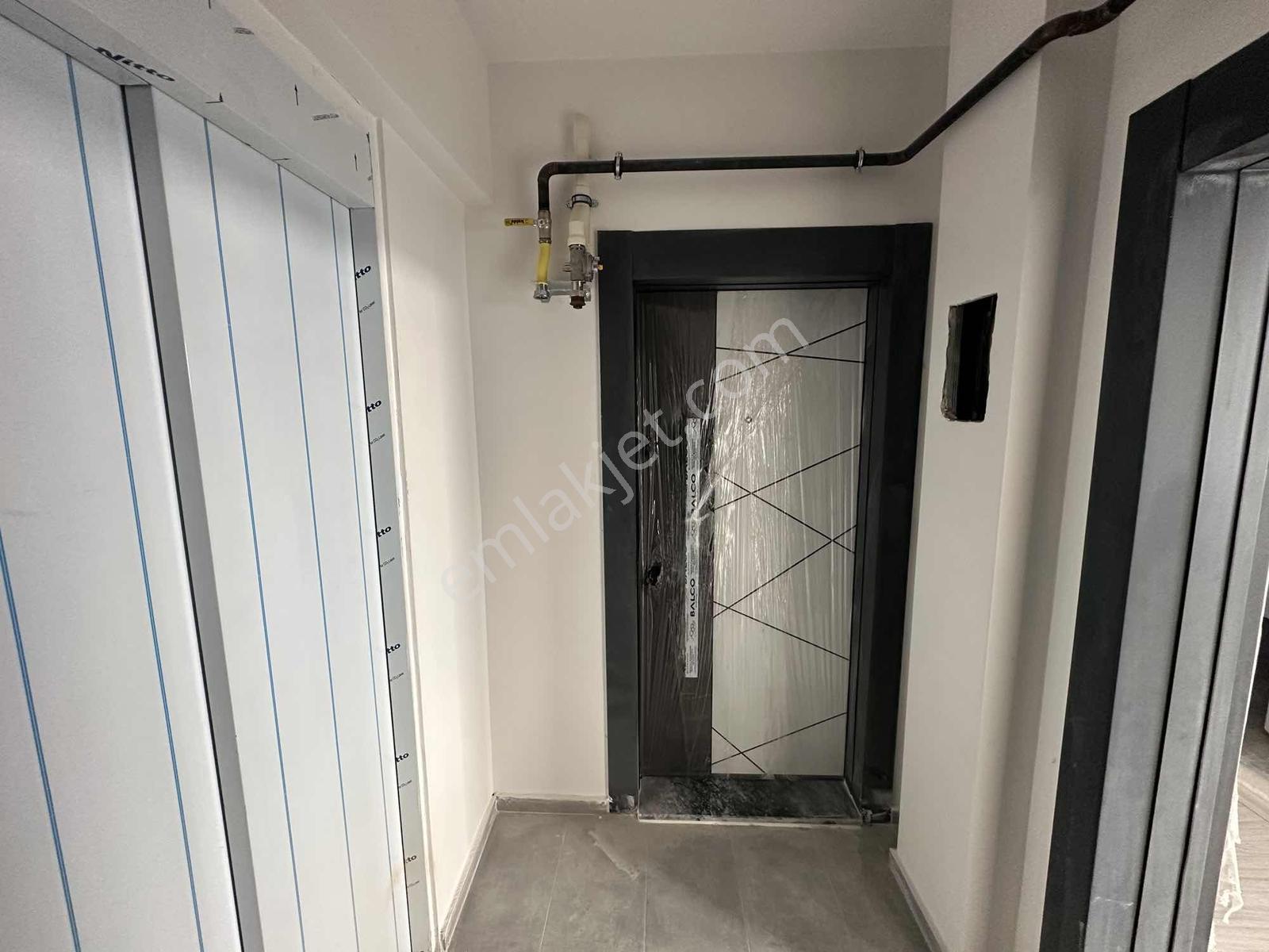 Balatçık Mah. Meydan Yolunda Ara Kat Ferah 1+1 Kiralık Daire - Görsel 12