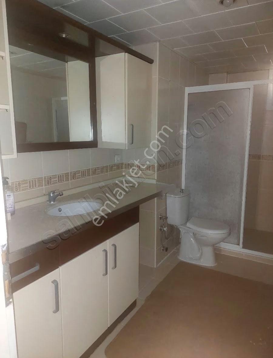 Gazi Mah.de 3+1 130 M2 Karanlk Odası Olmayan Kiralık Daire - Görsel 18