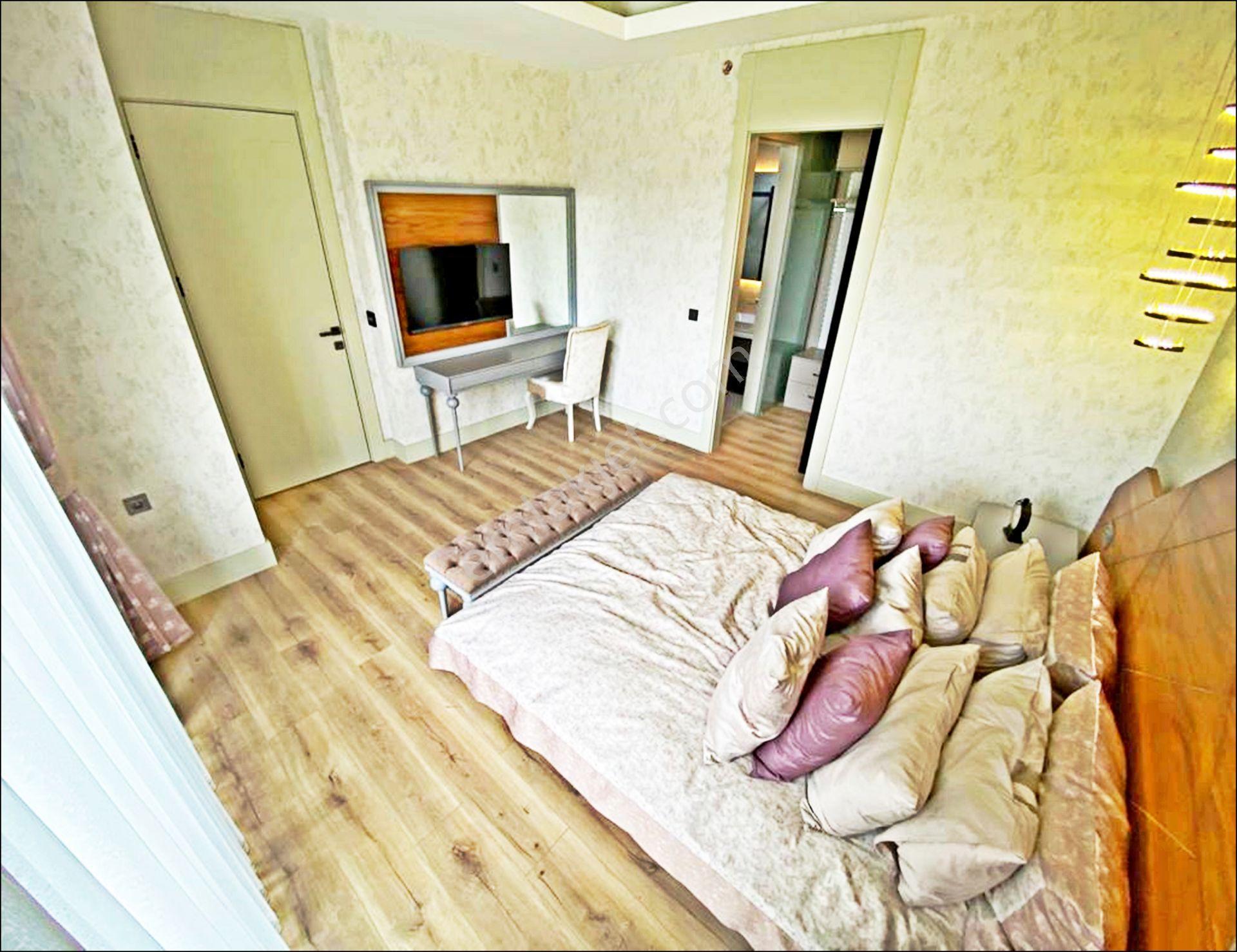 Gold Emlaktan Prestijli Bir Yaşam Güvenlikli Havuzlu Lüks Sitede Kiralık 4+1 - Görsel 13