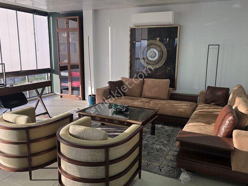 Şehrin Kalbinde Deniz Manzaralı Devren Kiralık Ofis - Görsel 11
