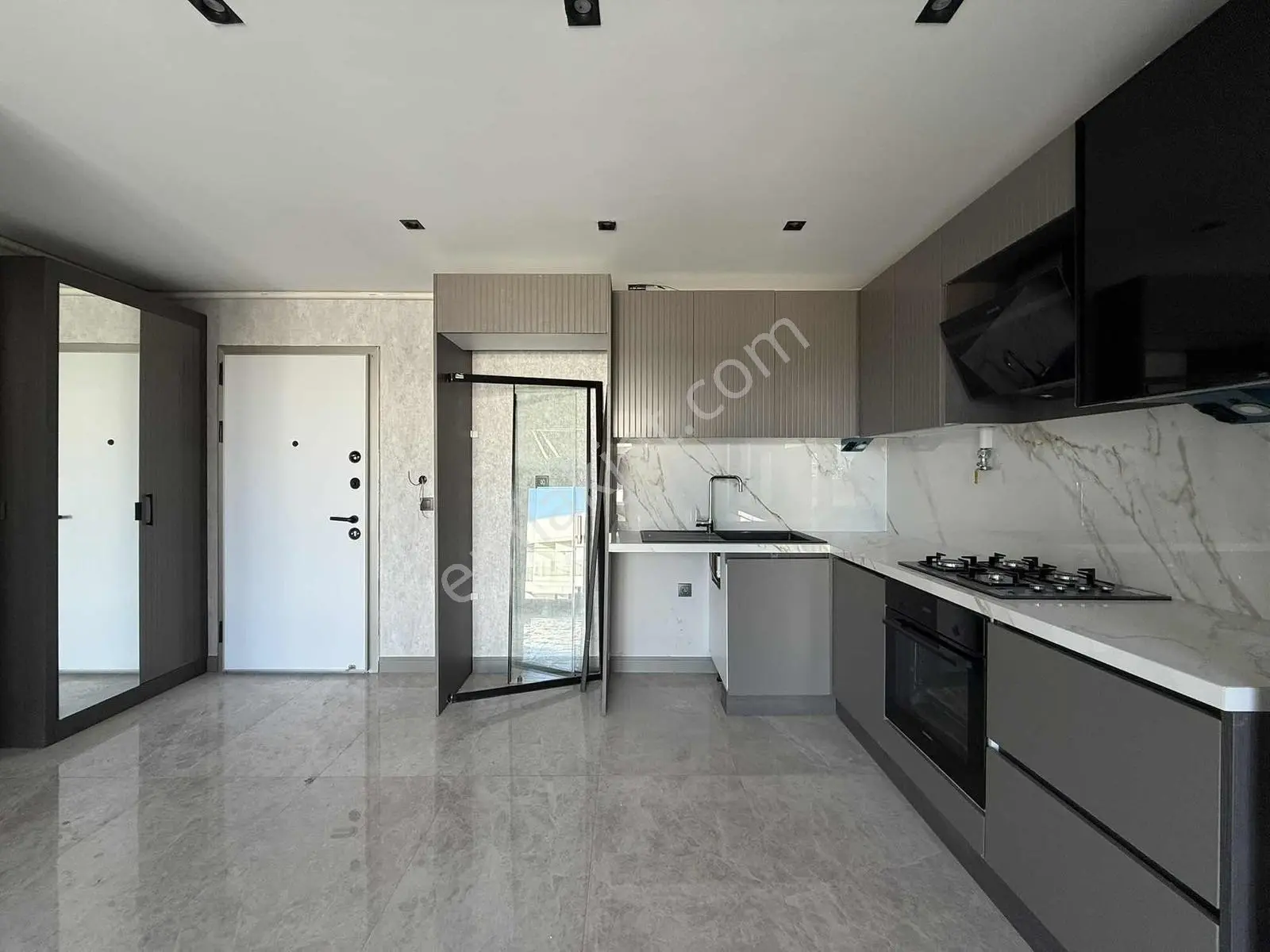 Onmax Bahçelievler'de Kiralık Sıfır 1+1 70 M2 Lüx Sitede Daire - Görsel 35