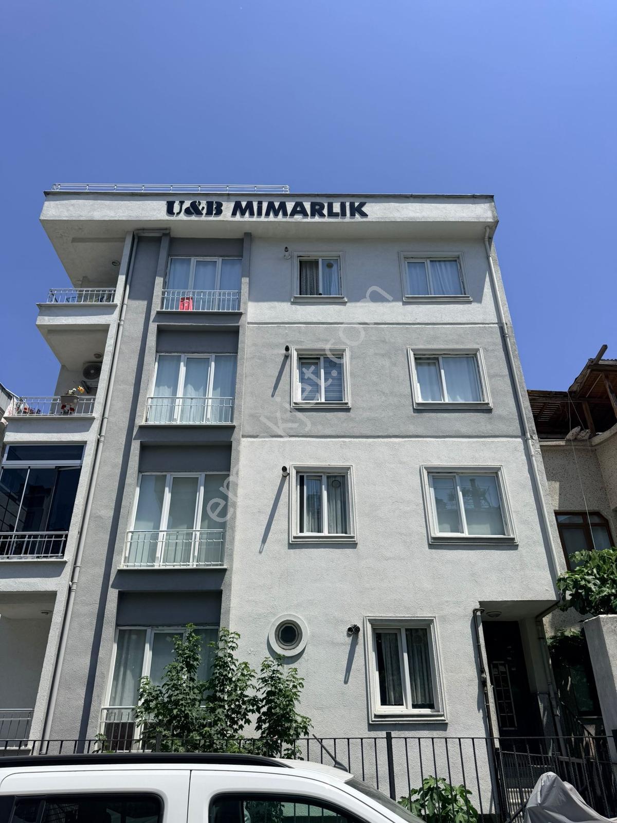 Beylikdüzü Yakuplu Bahçe Kullanımlı Satılık 1+1 Daire