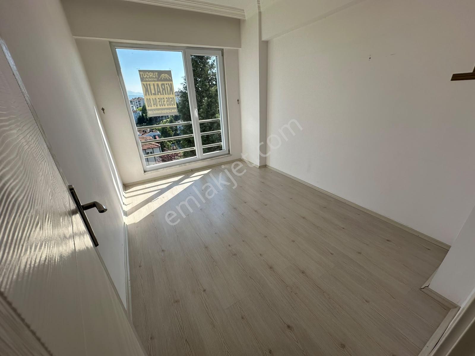 Korucuk Merkez'de Kiralık 3+1 Ara Kat Daire - Turgut Gayrimenkul - Görsel 9