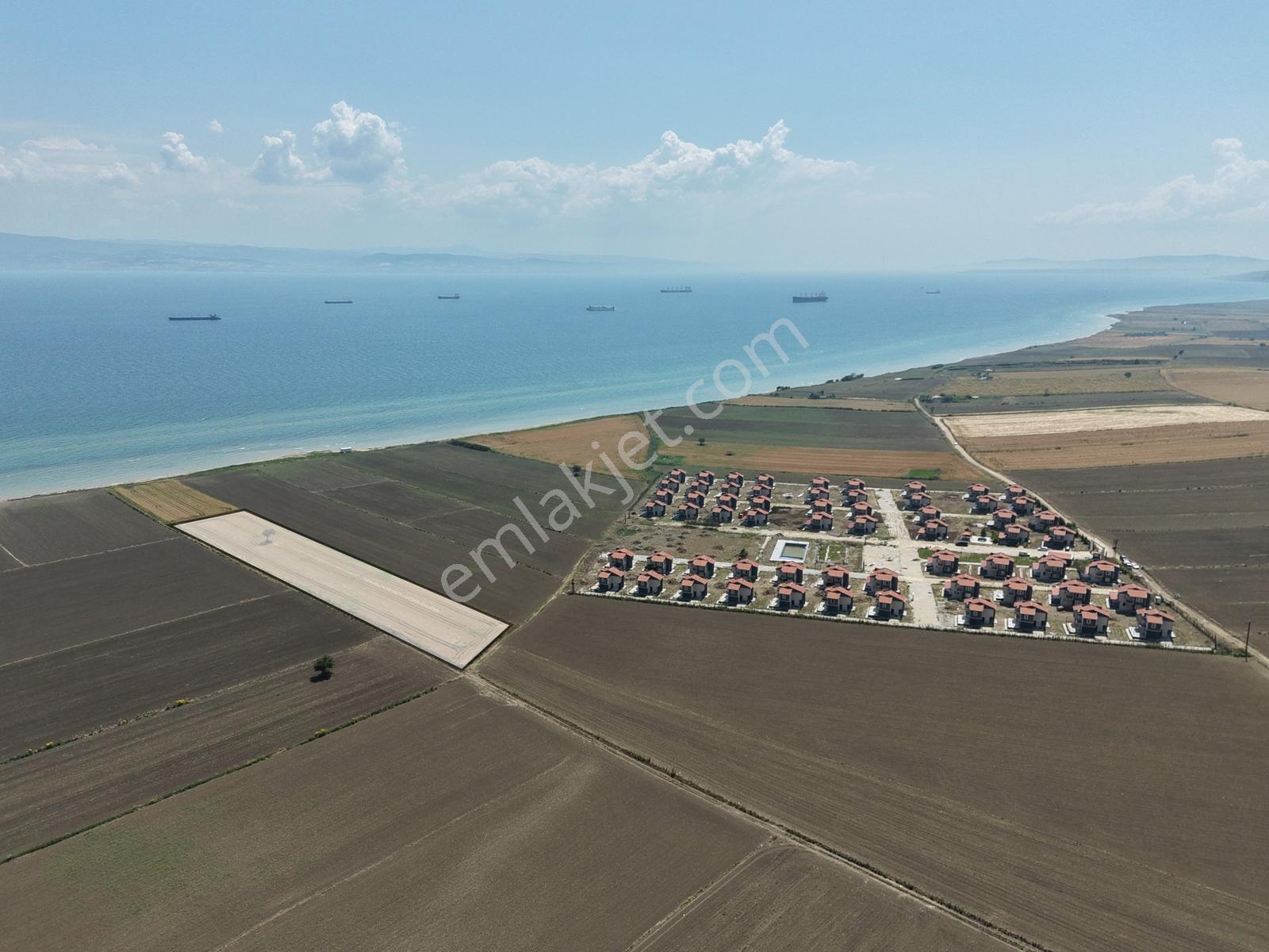 Alkan Yatırımdan Demirtepe Köyünde Sitelerin Önünde Fırsat Tarla - Görsel 2