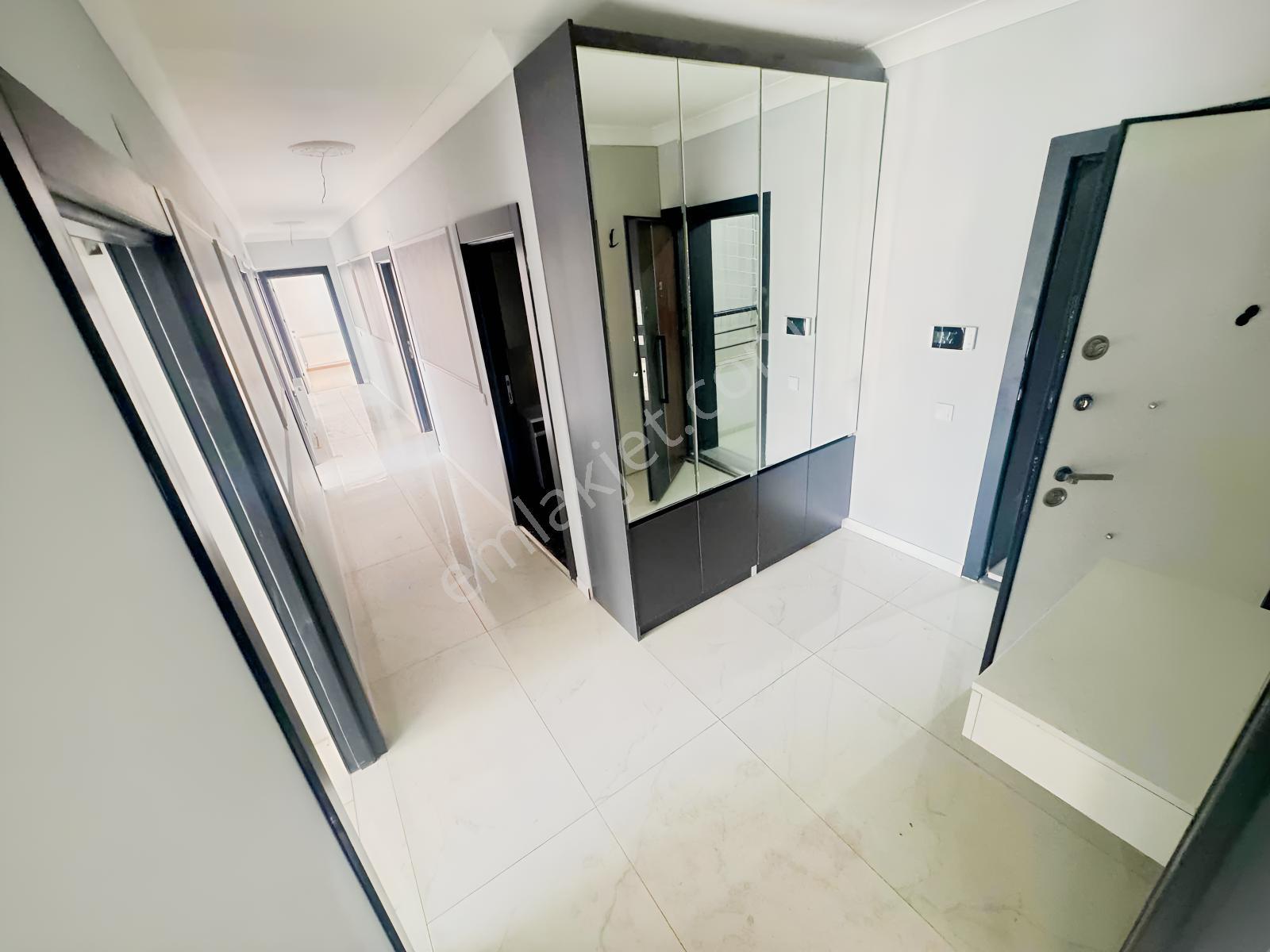 Lider Emlaktan Site İçerisinde 4+1 Güney Cephe 3.katta Full+full - Görsel 32