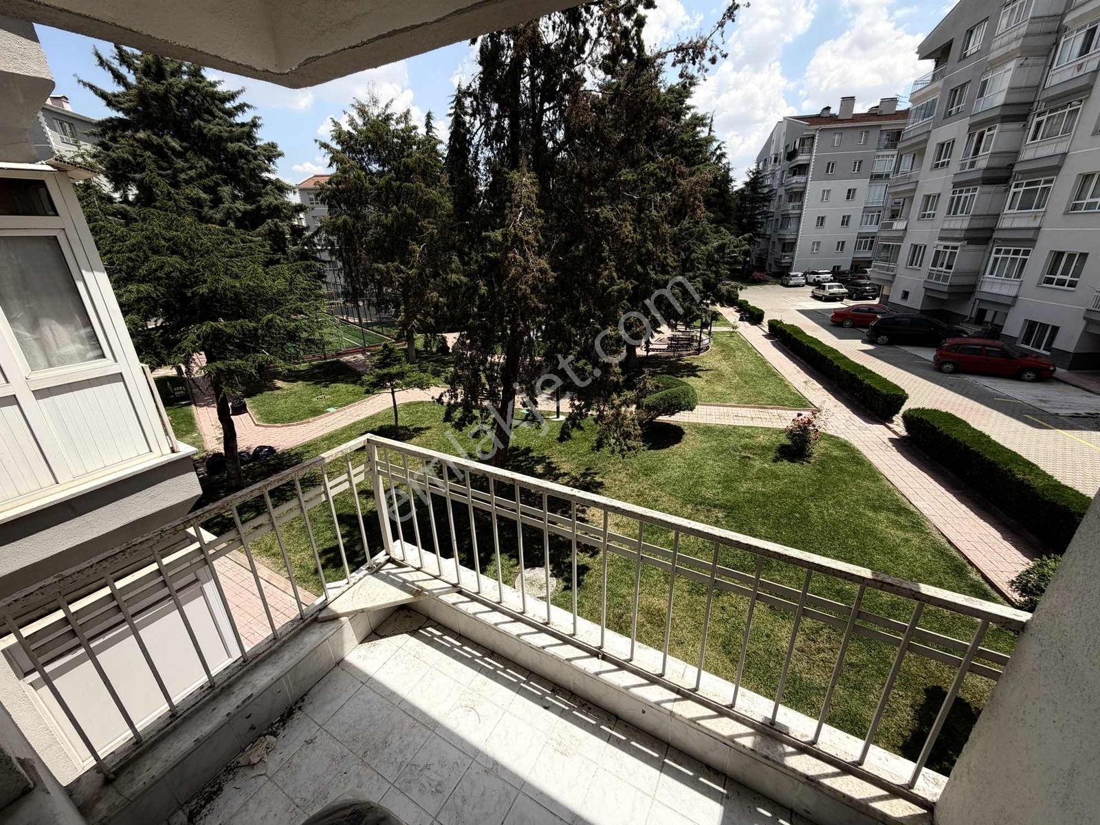 Ertugrul Gazi Mah. 3+1 Site İçerisinde Bakımlı Kiralık Daire - Görsel 4