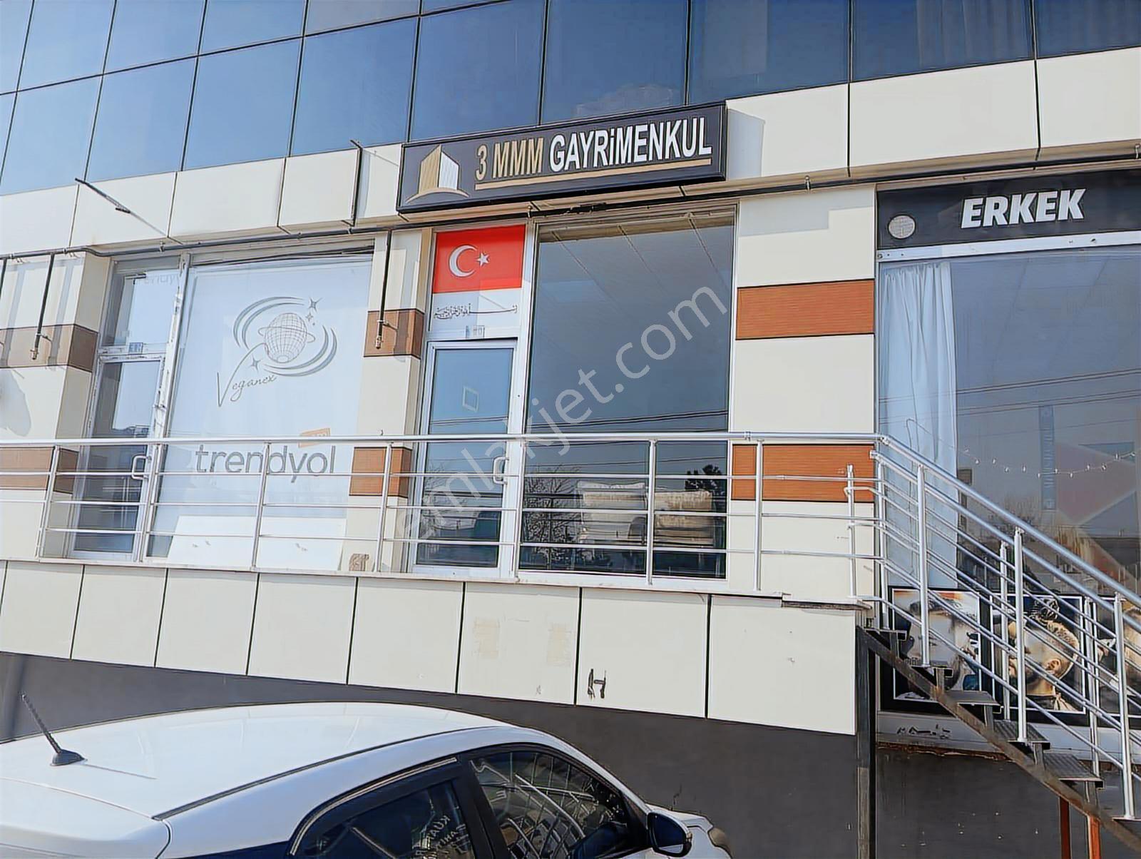 Yüksel Şahin Den Kosovada Tramvaya Yakın Satılık 42 M2 Dükkan - Görsel 4