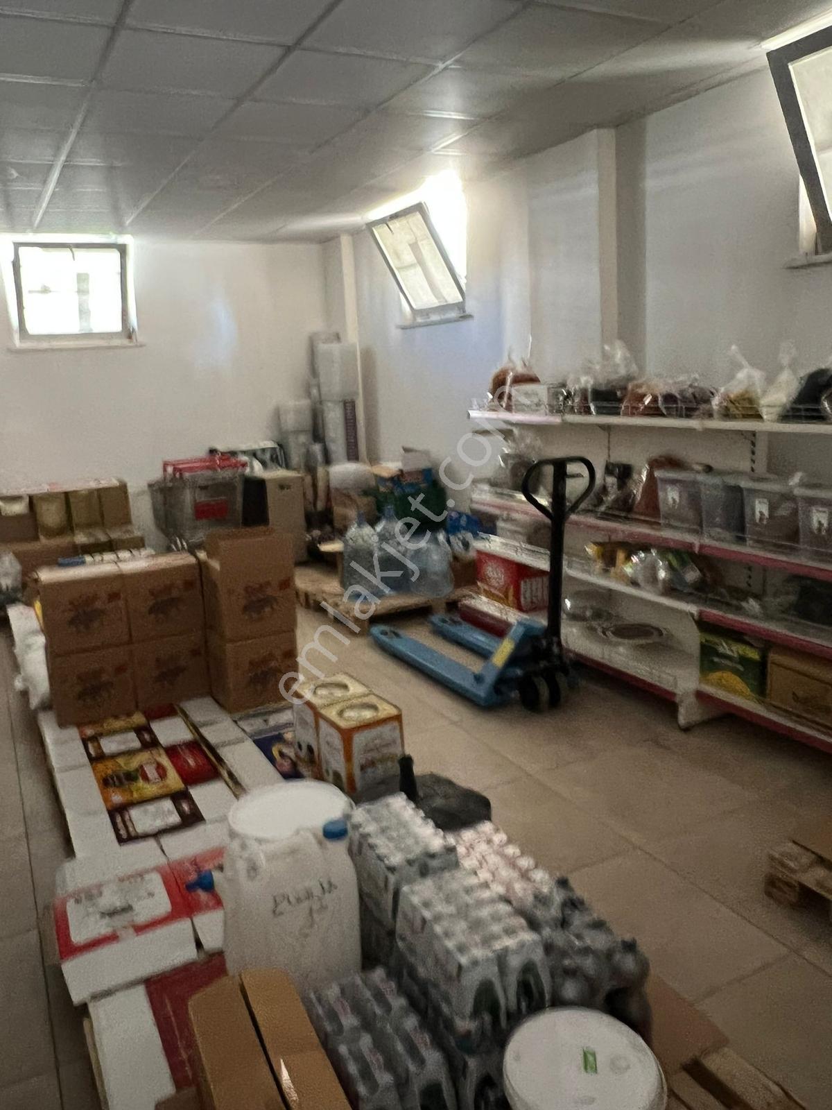 Yüksel Şahin"den Keçeciler Cad. 180 M2 Daire Takaslı Dükkan - Görsel 4