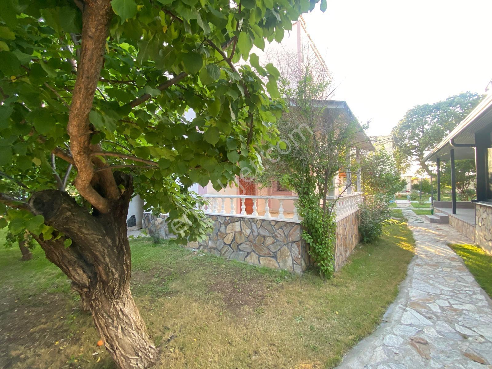 Borsem'den Dikili Salihleraltı'nda Havuzlu Sitede Satılık Villa - Görsel 15