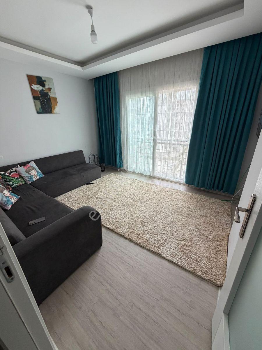 Atıcı'dan Gültepe'de Cadde Üzerinde Satılık 2+1 Daire!!!