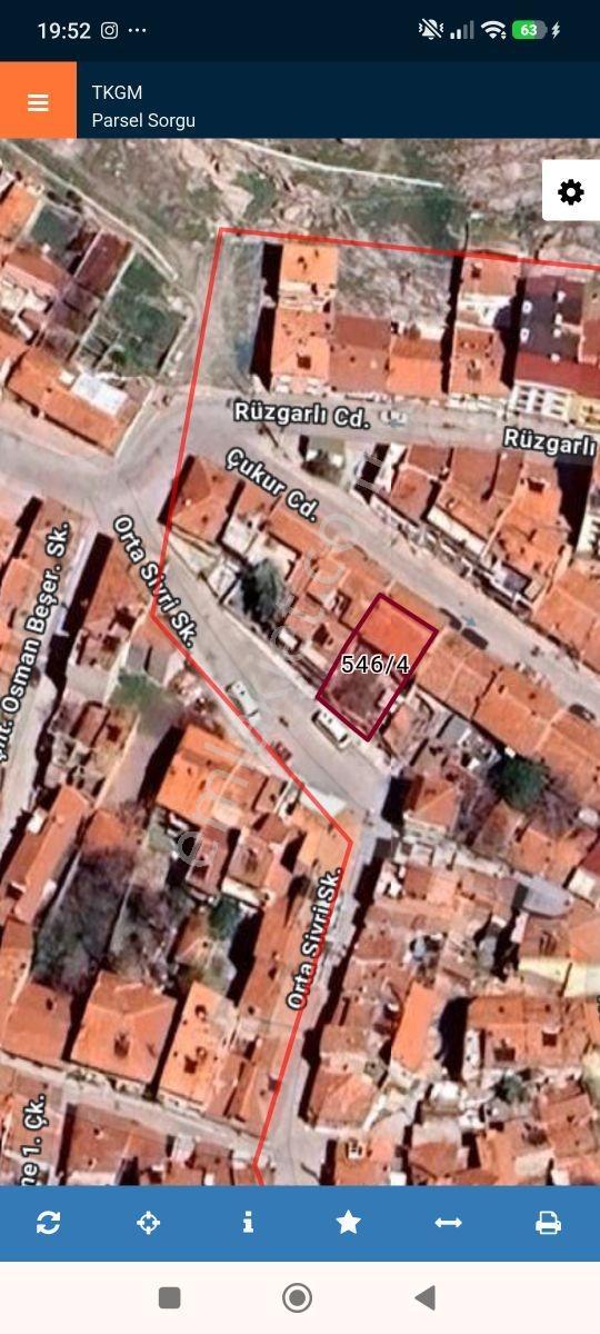 Kasımpaşa'da Üzerinde Kargir Ev Bulunan Arsa
