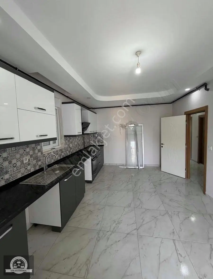 Döşemealtı Bahçeyaka Mahallesi'nde 3+1 Geniş Kiralık Daire - Görsel 2