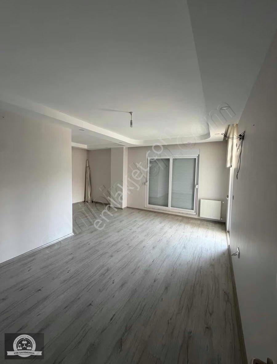 Döşemealtı Bahçeyaka Mahallesi'nde 3+1 Geniş Kiralık Daire