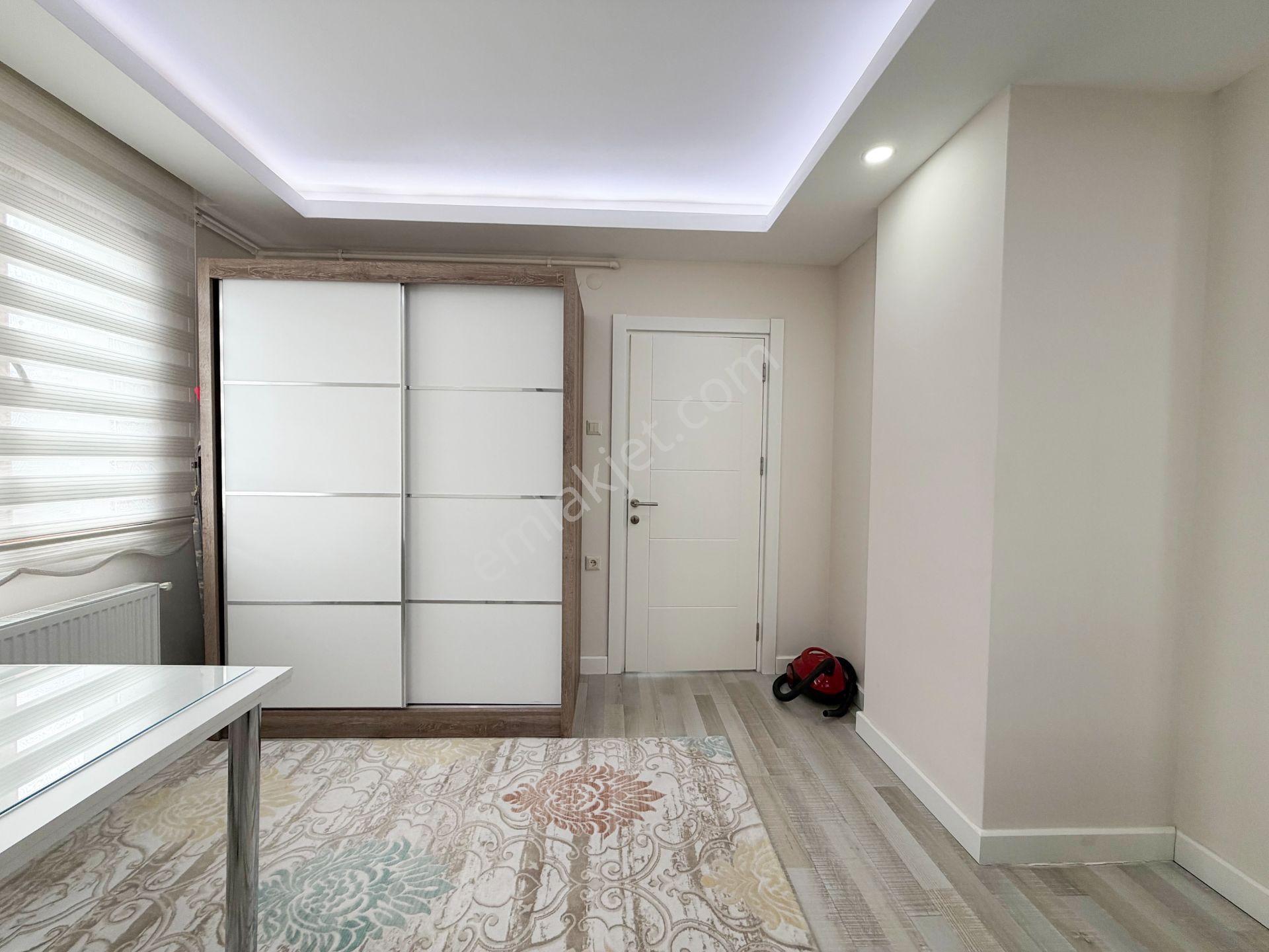 Sahile Yakın Çok Geniş Eşyalı 1+1 Çift Balkon - Görsel 16