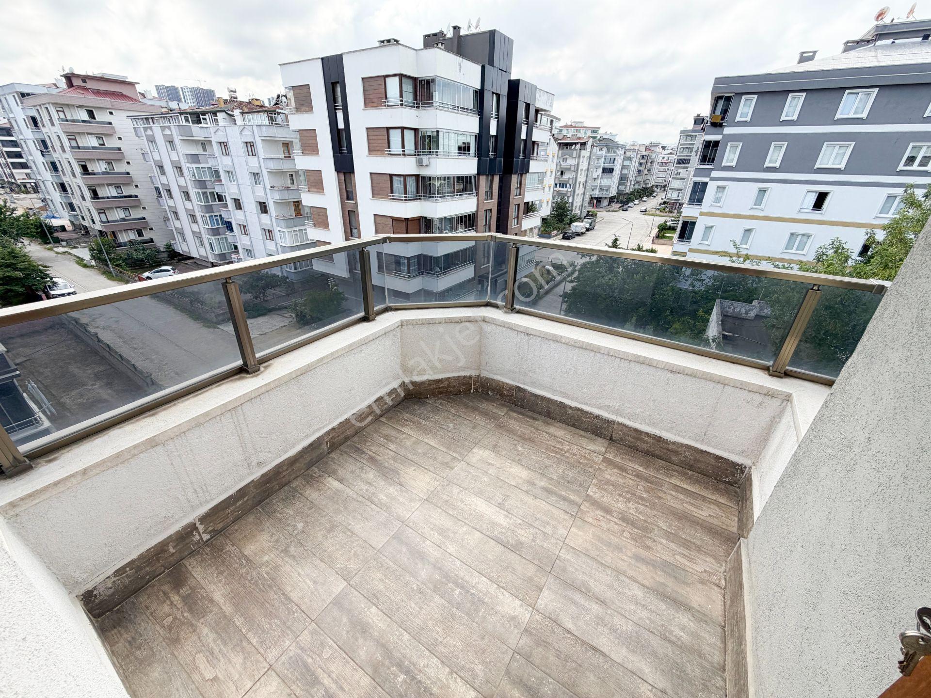 Sahile Yakın Çok Geniş Eşyalı 1+1 Çift Balkon - Görsel 28