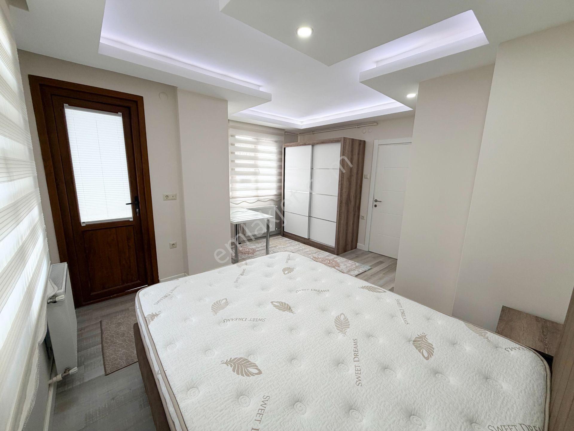 Sahile Yakın Çok Geniş Eşyalı 1+1 Çift Balkon - Görsel 15