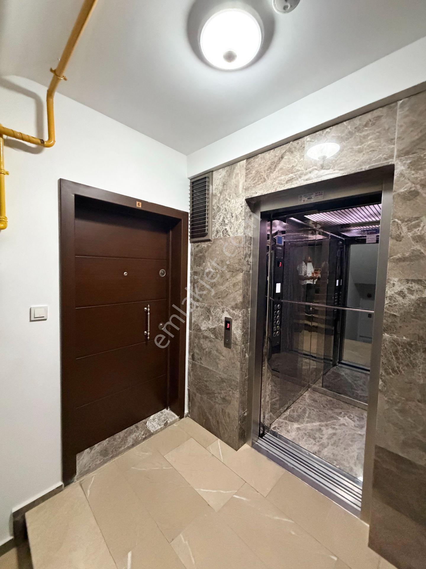 Sahile Yakın Çok Geniş Eşyalı 1+1 Çift Balkon - Görsel 32