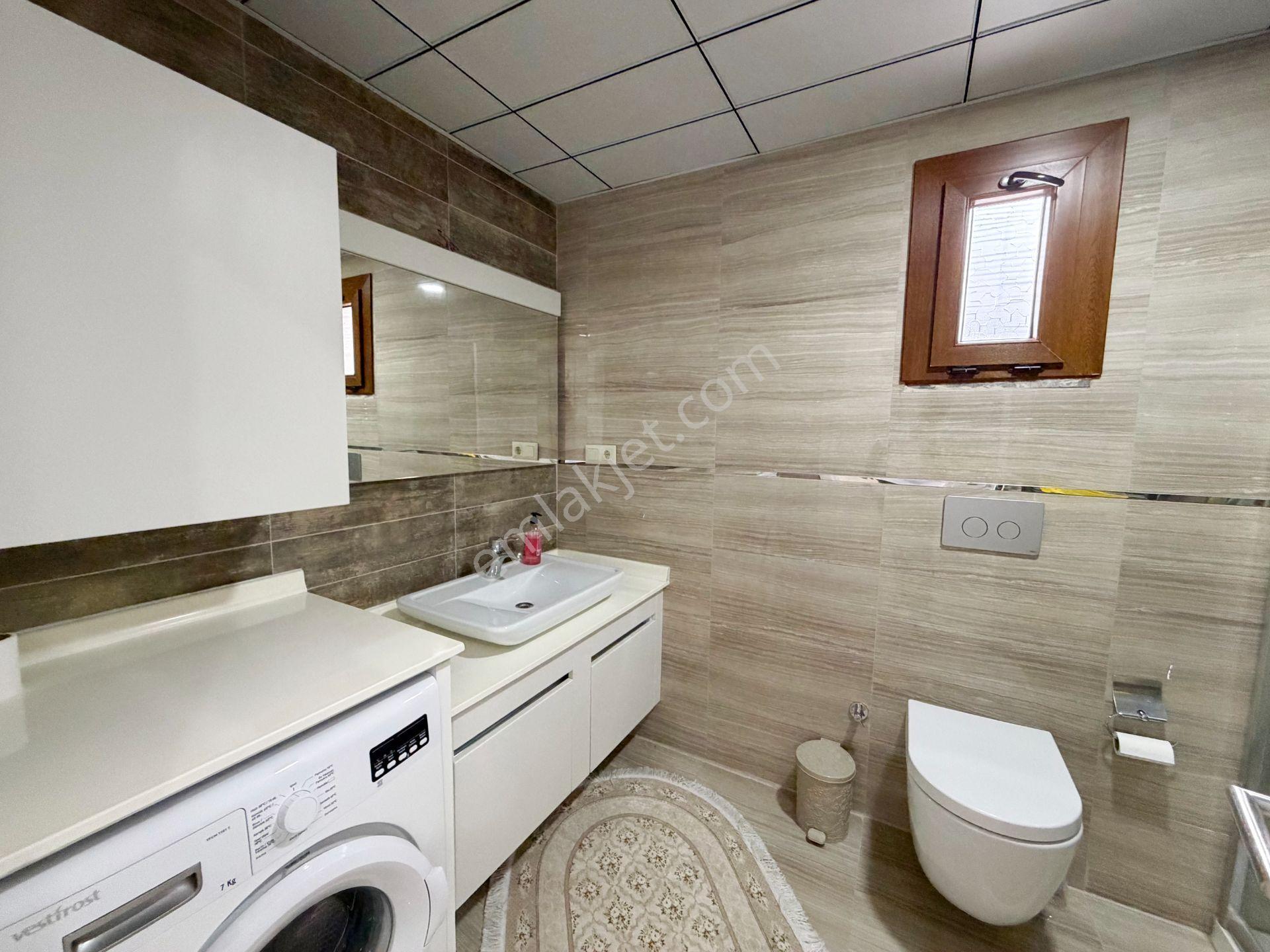 Sahile Yakın Çok Geniş Eşyalı 1+1 Çift Balkon - Görsel 24