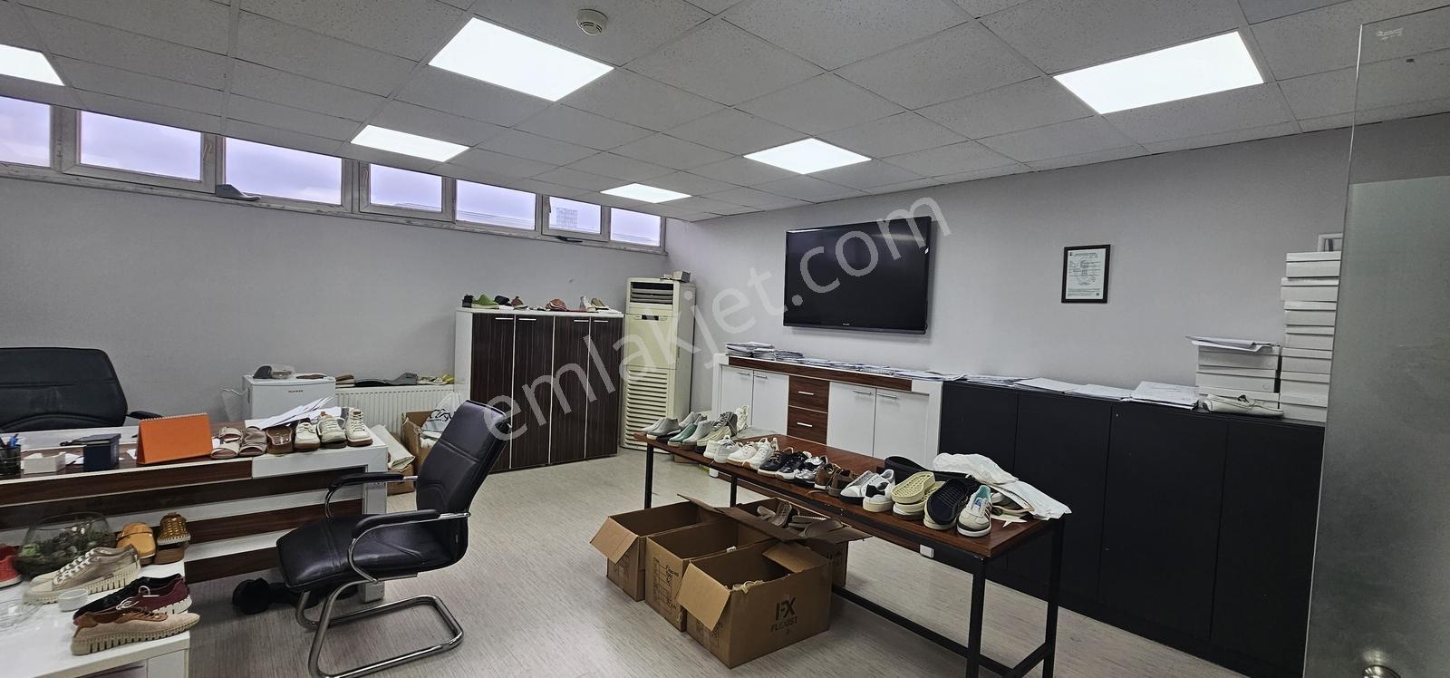 Realhouse İkitelli Osb De Kiralık 2500 İmalathane Depo Atölye - Görsel 14