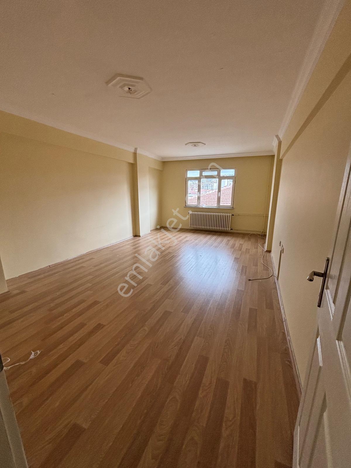 Acıbadem Manolya Sitesi Güvenlikli Otoparklı 3+1 Ferah - Görsel 24