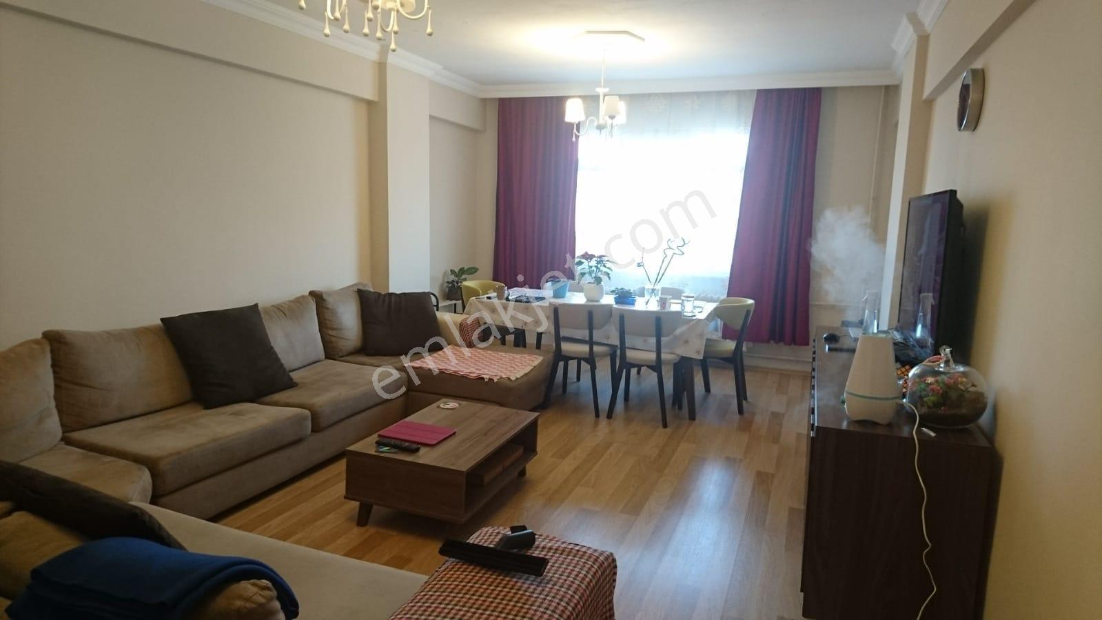 Acıbadem Manolya Sitesi Güvenlikli Otoparklı 3+1 Ferah - Görsel 8