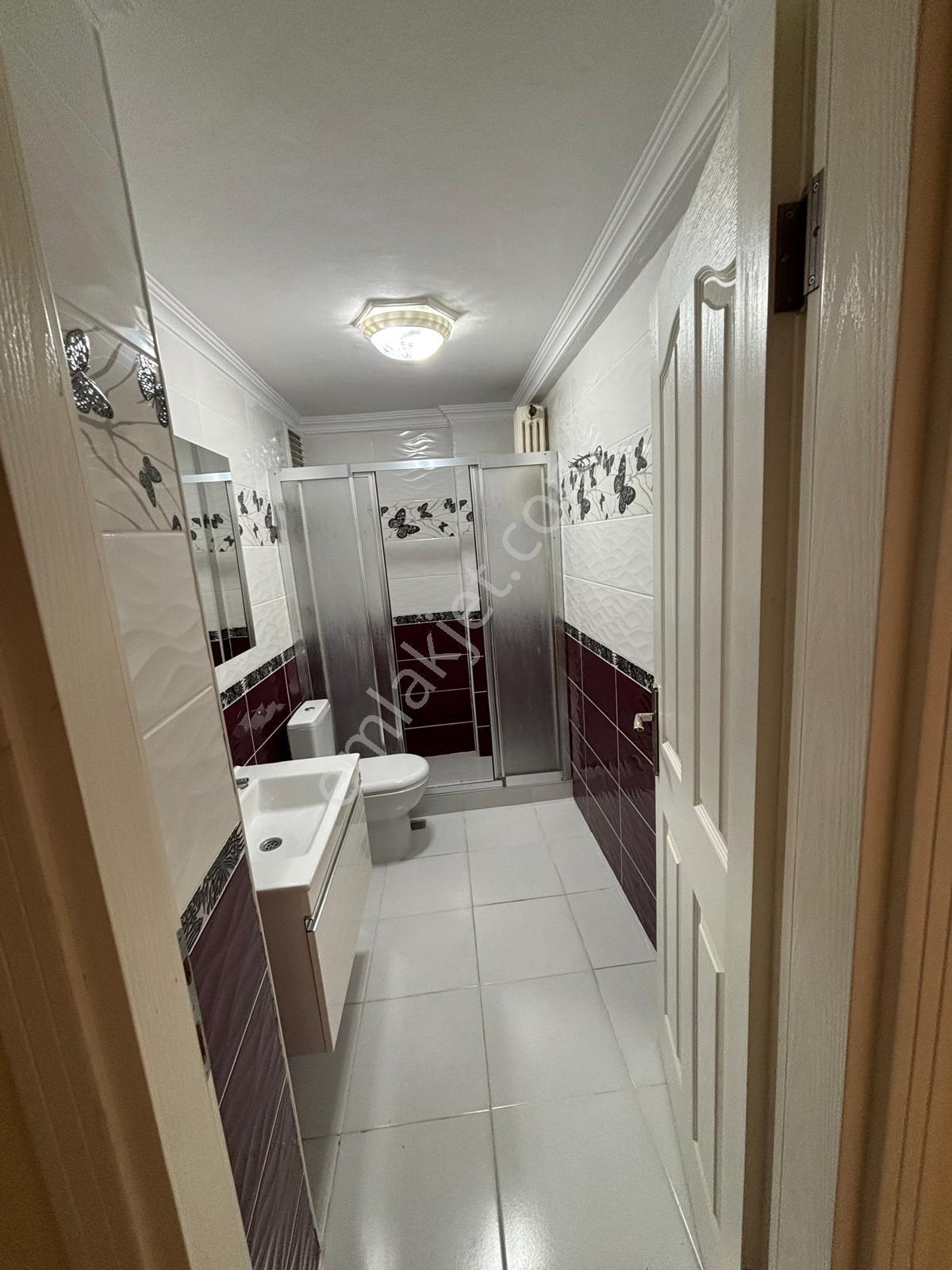 Acıbadem Manolya Sitesi Güvenlikli Otoparklı 3+1 Ferah - Görsel 19