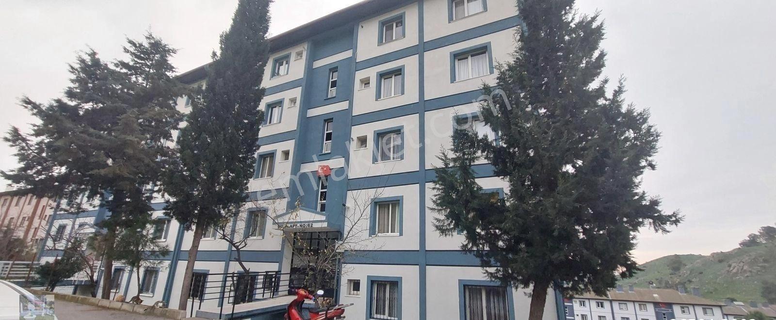 Karşıyaka Zübeyde Hanım Mah De Kiralık 2+1 Daire Kanıt Emlak