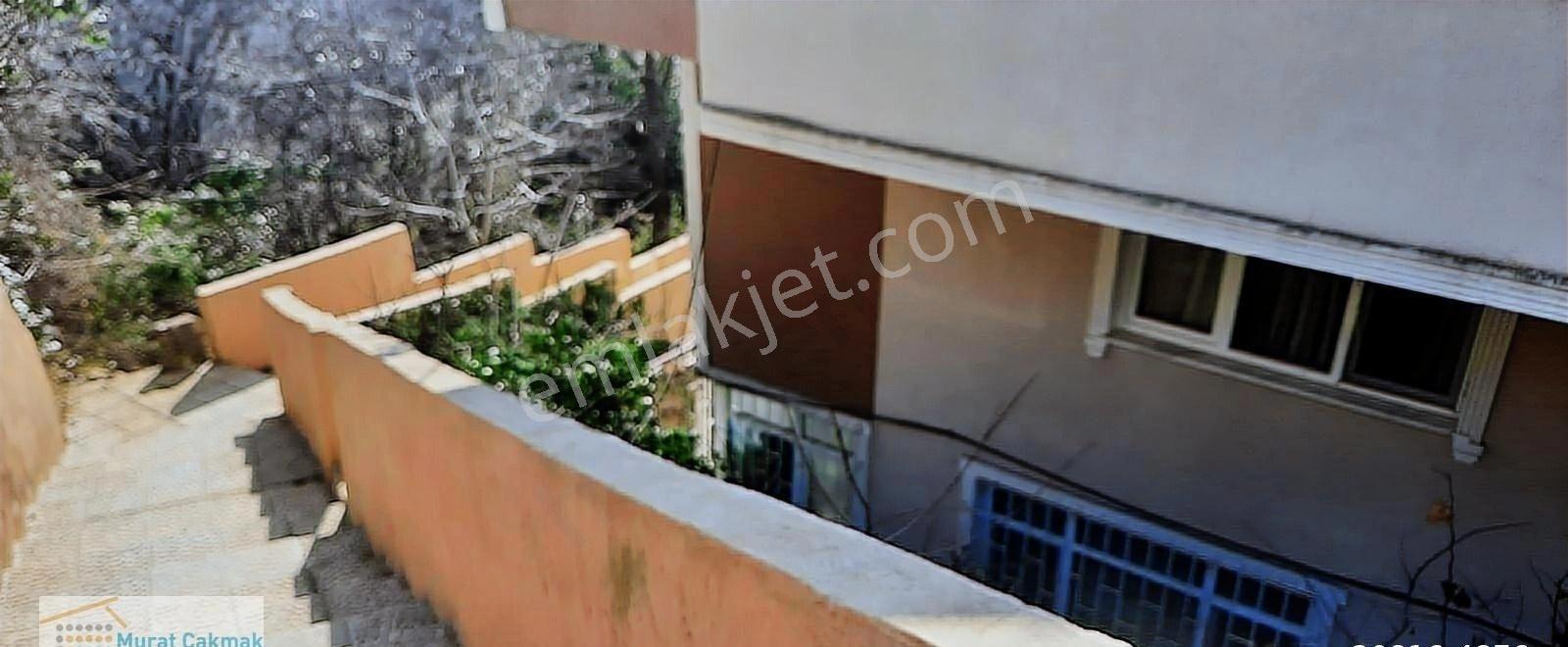 İstinye Sahile Yakın 2+1 90m2