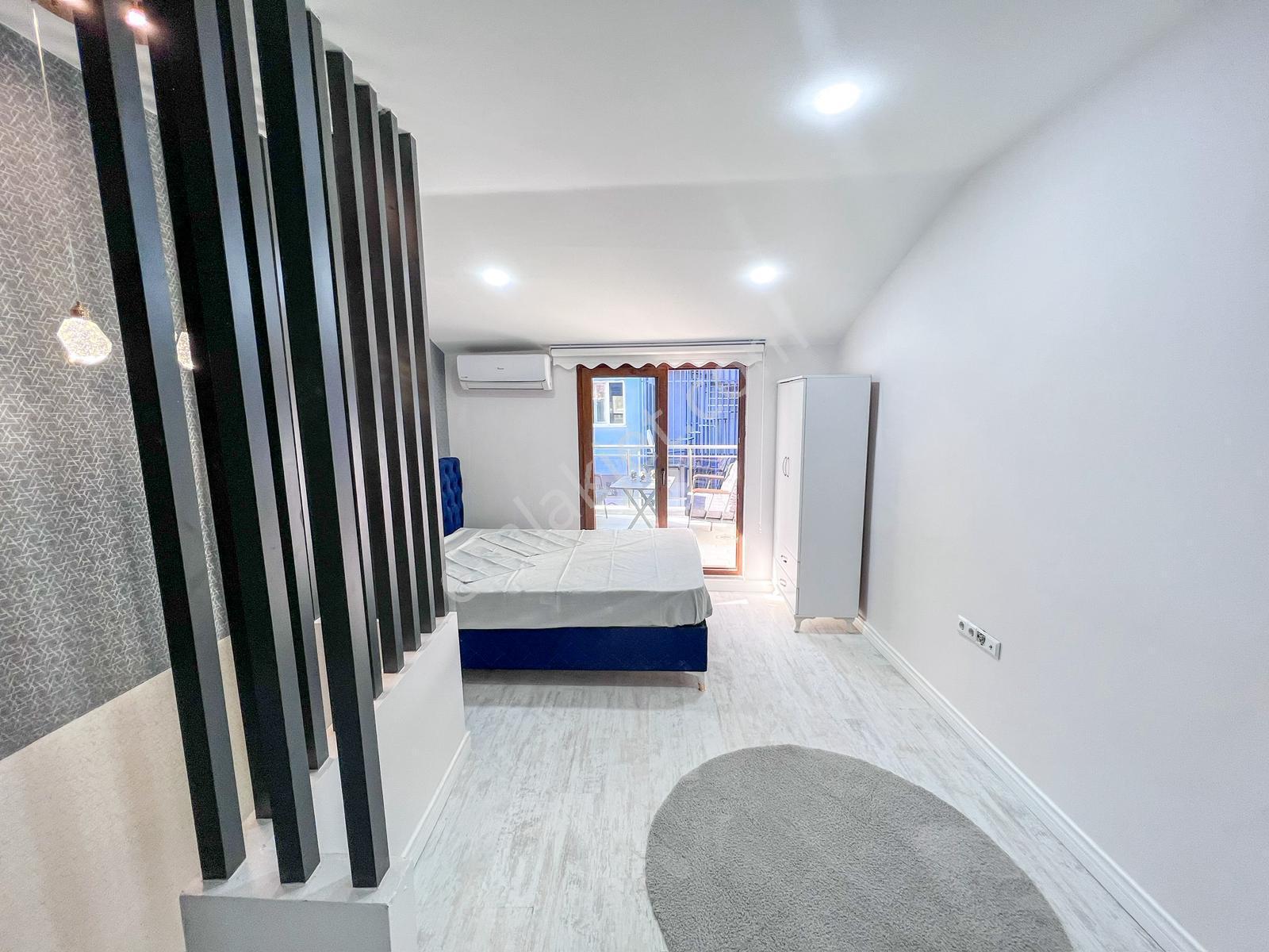 Çınarda Teraslı Full Eşyalı Kiralık 1+1 Dubleks Apart - Görsel 4