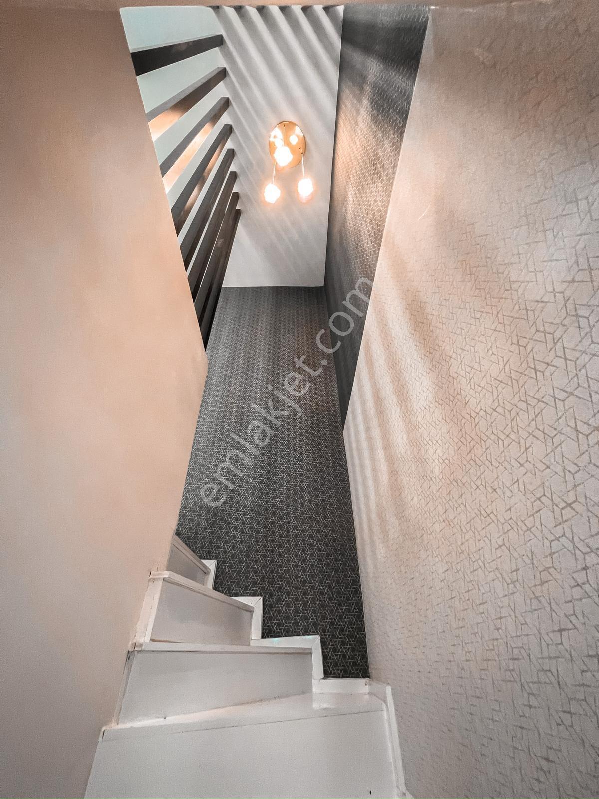 Çınarda Teraslı Full Eşyalı Kiralık 1+1 Dubleks Apart - Görsel 6
