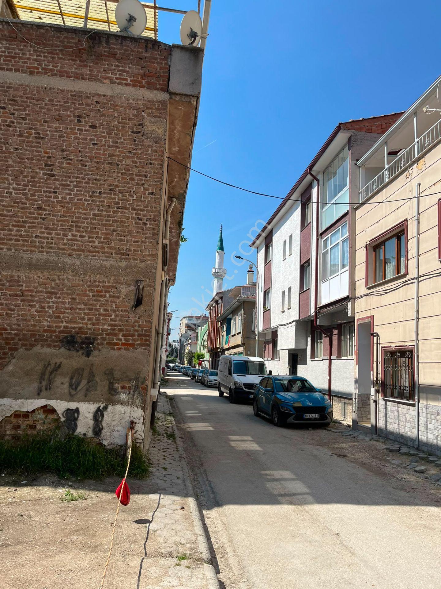 Century 21 Vizyondan Mamure Mahallesinde Eşyalı 1+1 Kiralık Daire - Görsel 28