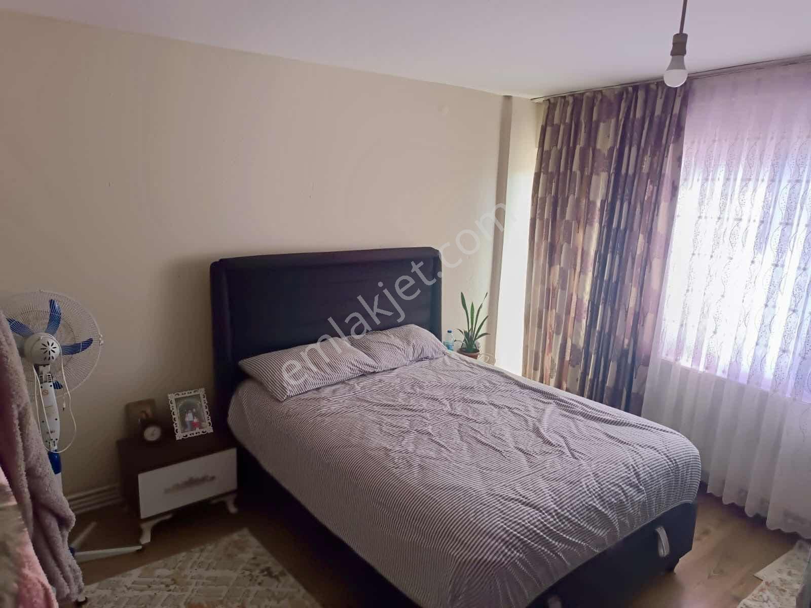 Muradiye Ana Cadde Üzeri Kiracılı 3+1 Doğalgazlı Daire