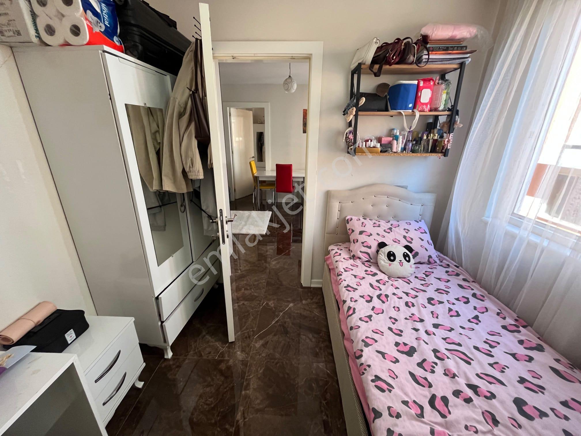 Zeytinköy Mahallesinde Arakat Asansörlü Eşyalı 2+1 Apart A-y-2 - Görsel 7