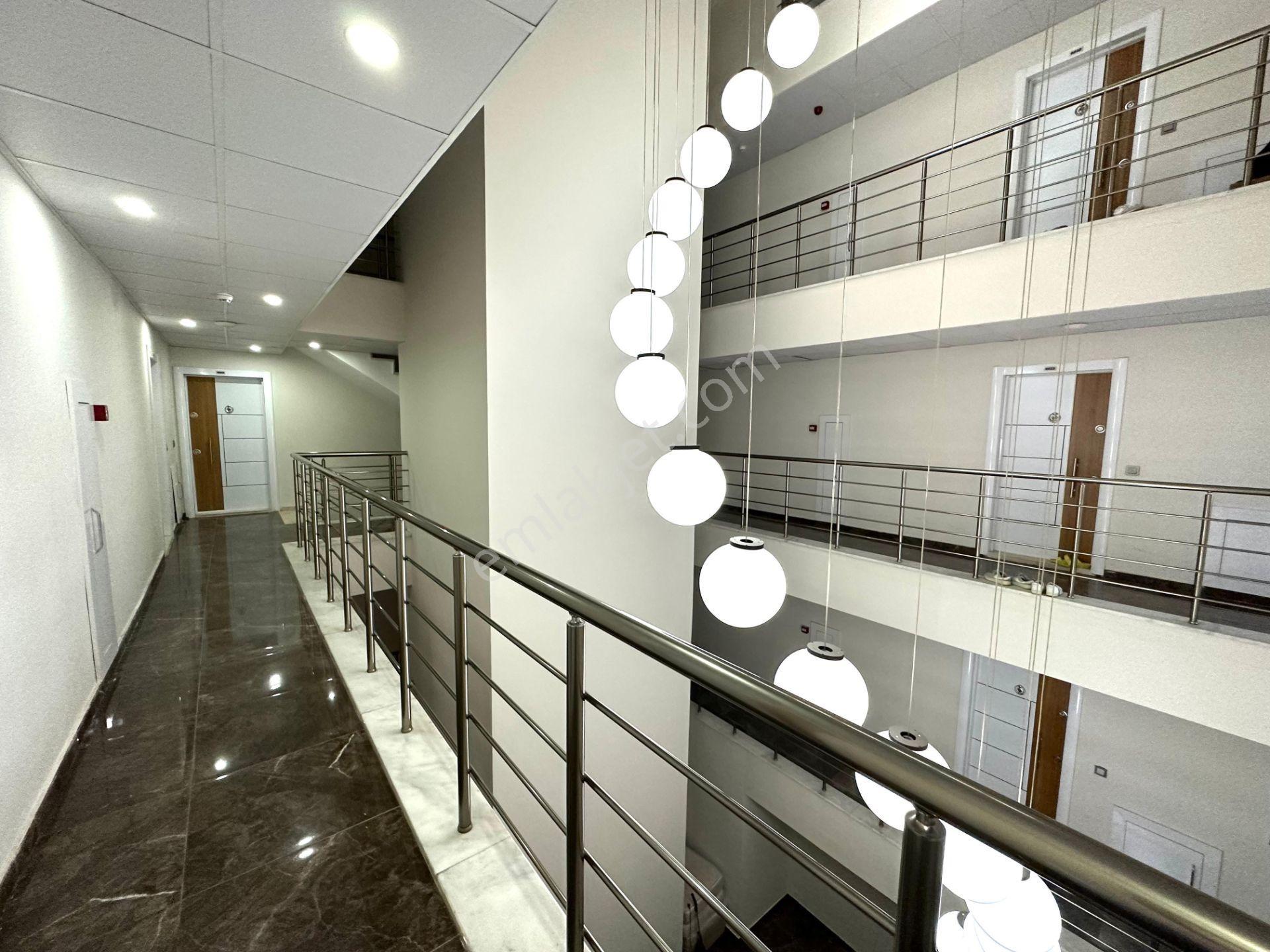 Zeytinköy Mahallesinde Arakat Asansörlü Eşyalı 2+1 Apart A-y-2 - Görsel 13