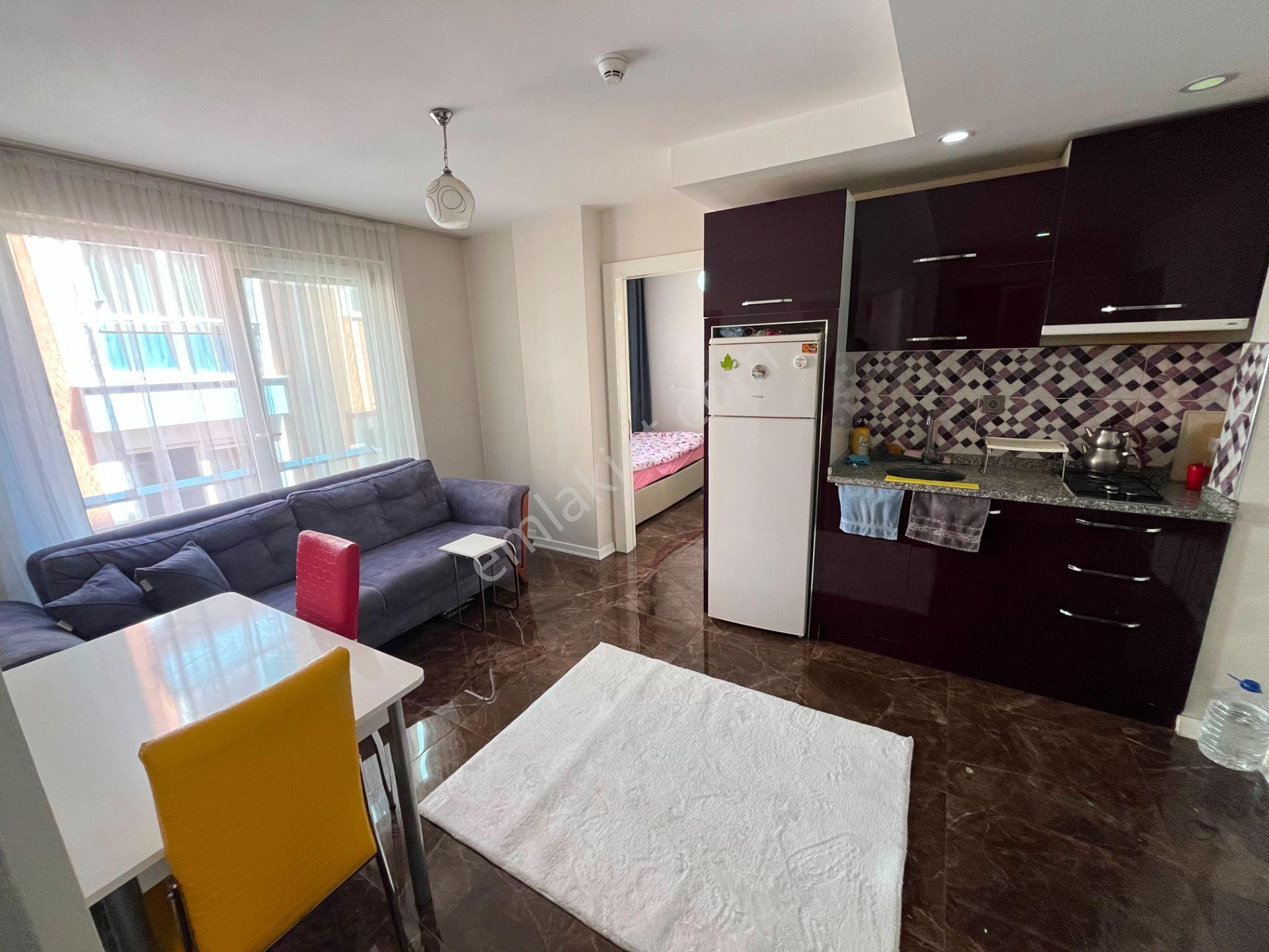 Zeytinköy Mahallesinde Arakat Asansörlü Eşyalı 2+1 Apart A-y-2