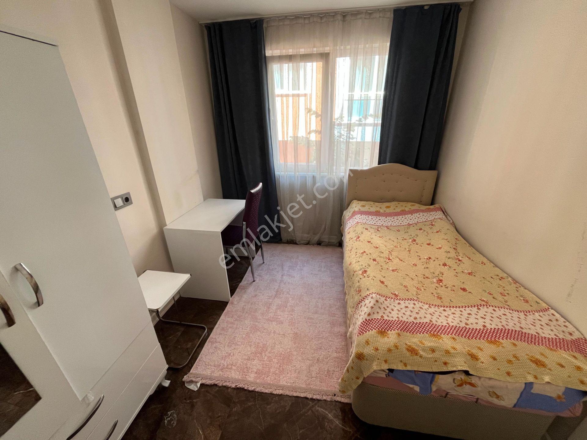 Zeytinköy Mahallesinde Arakat Asansörlü Eşyalı 2+1 Apart A-y-2 - Görsel 11