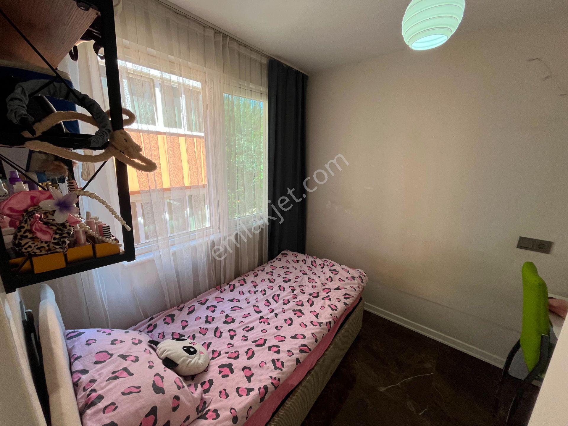 Zeytinköy Mahallesinde Arakat Asansörlü Eşyalı 2+1 Apart A-y-2 - Görsel 9