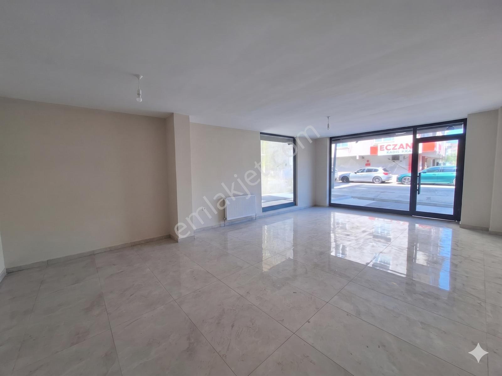 Sancaktepe Sarıgazi Mahallesinde Kiralık Dükkan - Görsel 4